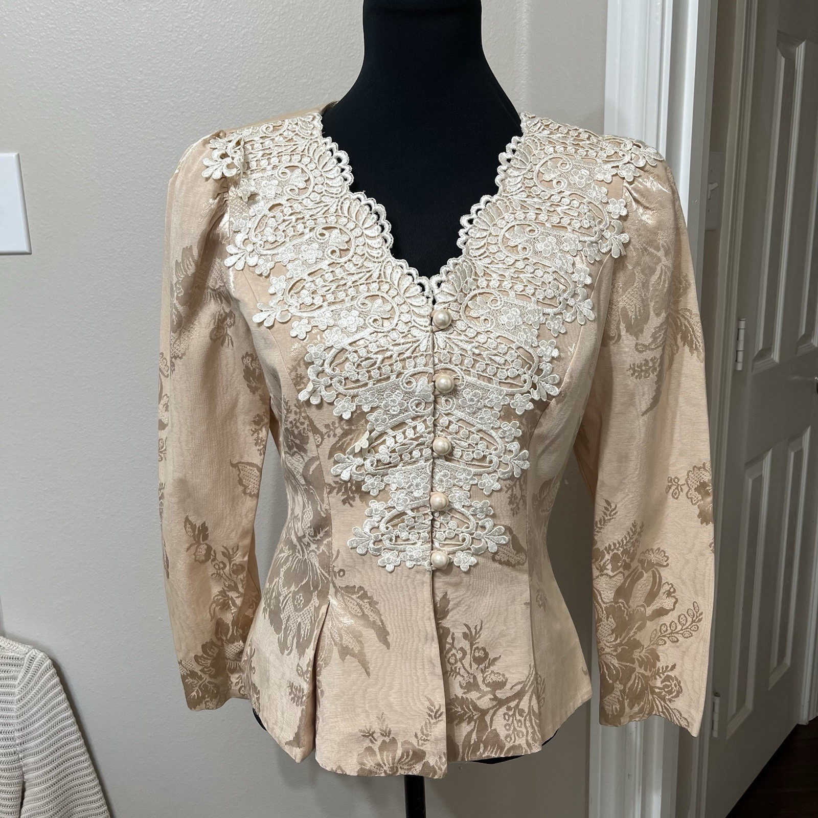 Cachet Women’s Vintage Victorian Lace Top Sz 11/12(see Descrip.)Beige/Cream