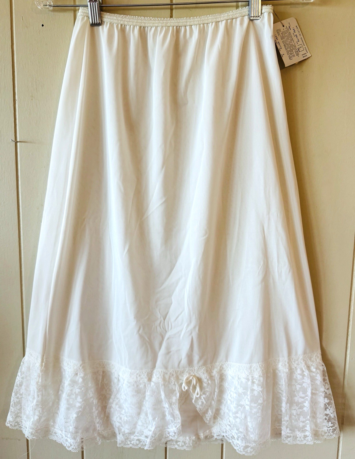 Vintage MOJUD Lace Half Slip Size Small 50’s-60’s, New with tags