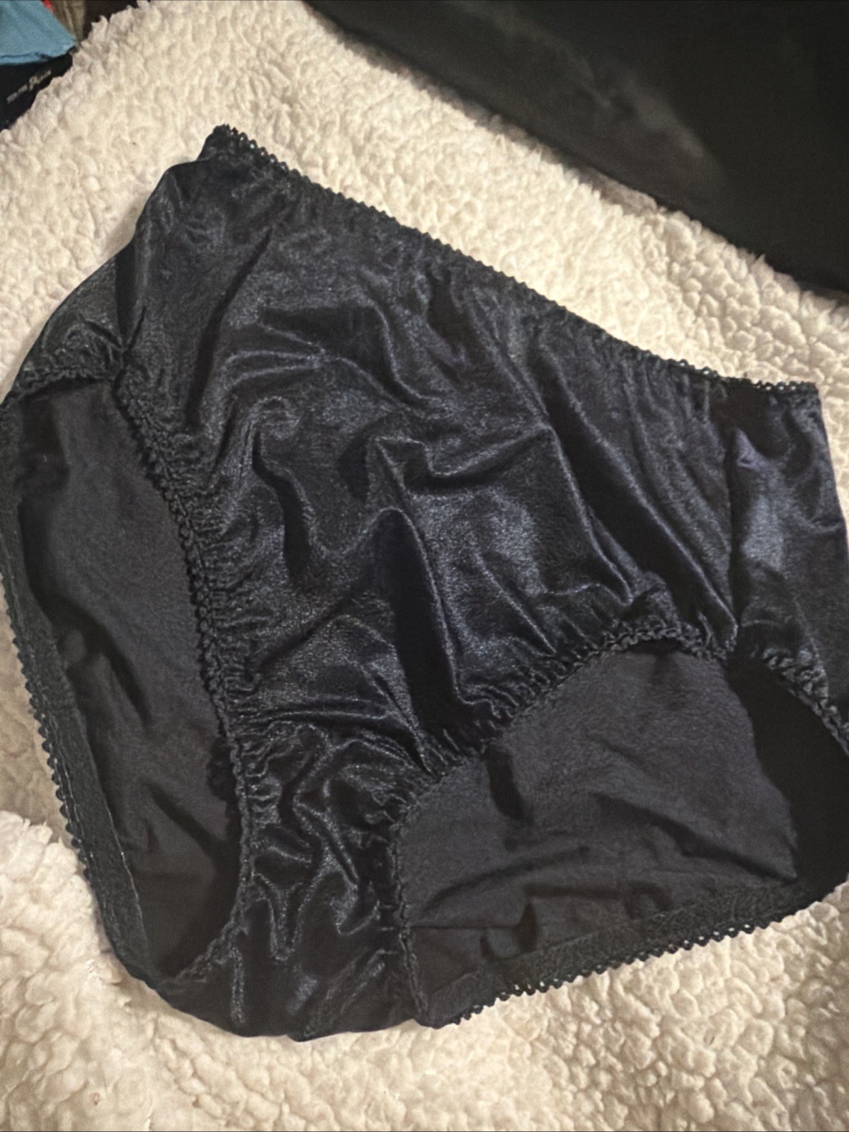 VANITY FAIR SECOND SKIN BLACK 48301 liquid smooth satin HI LEG panties L / 7 VTG