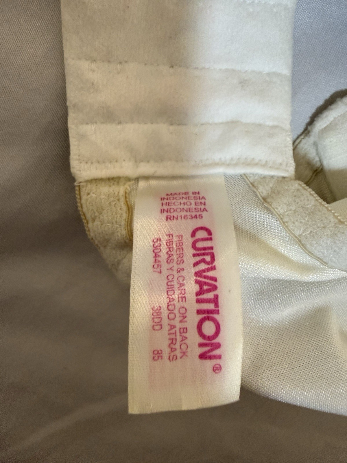 Vintage Curvation White Bra Size 38DD Unlined Underwire Lacy Luxuries 85