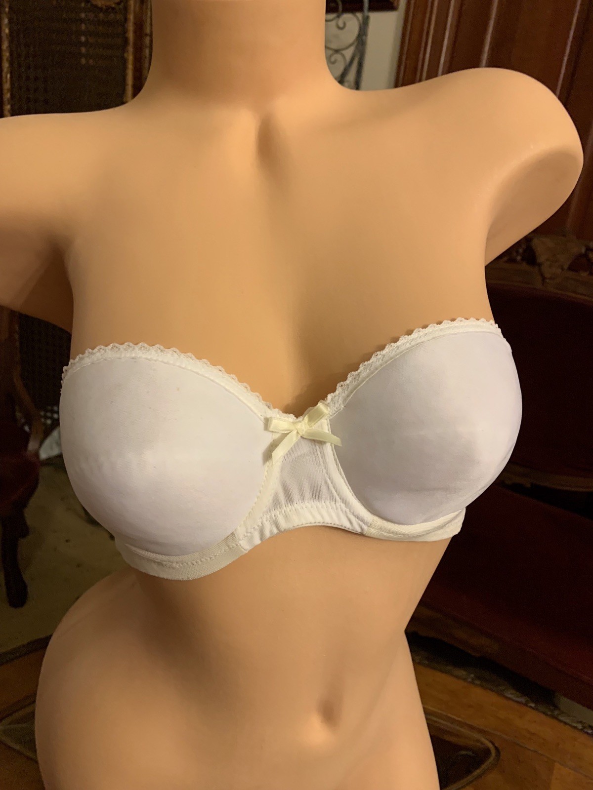 Vintage Strapless Bra White Underwire Seamless Nylon Lycra Spandex 1970s NEW 34A