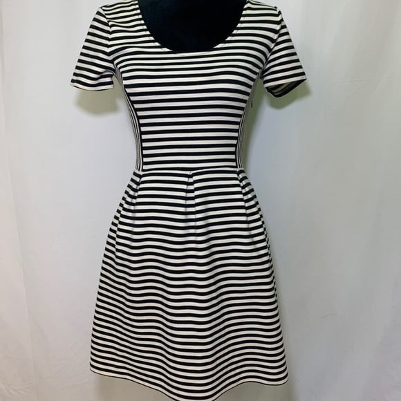 Madewell black & White Striped Retro Style Dress Size 0n Small grunge preppy