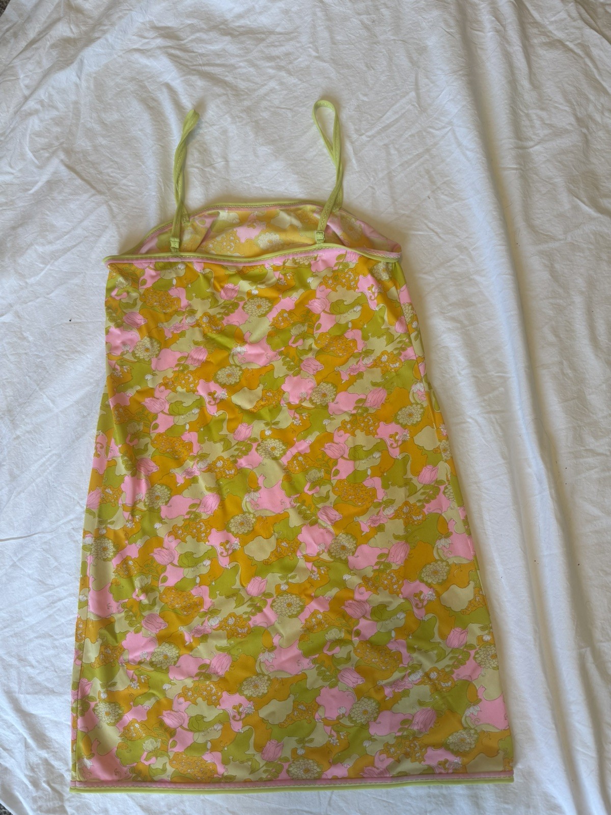 Psychedelic colorful pattern 1960s full slip Vassarette fits like modern small