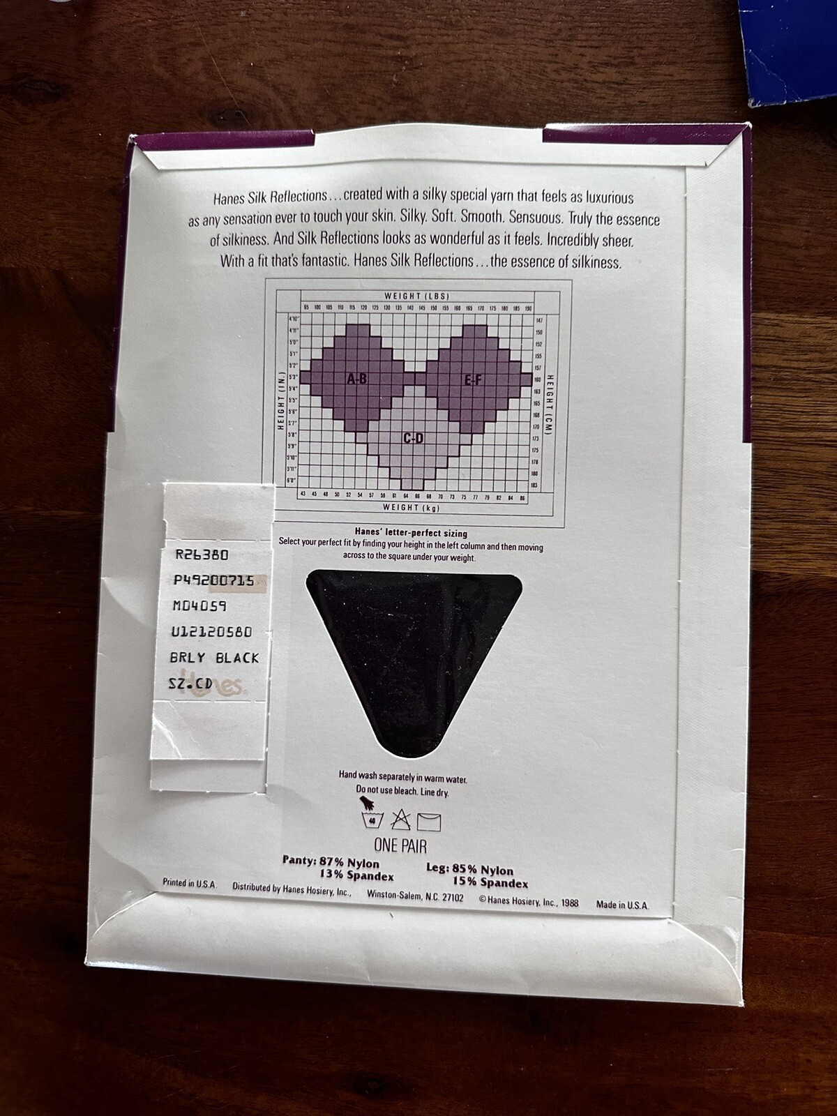 Hanes Silk Reflections Sheer Reinforced Pantyhose Vintage 1989 NOS Black CD