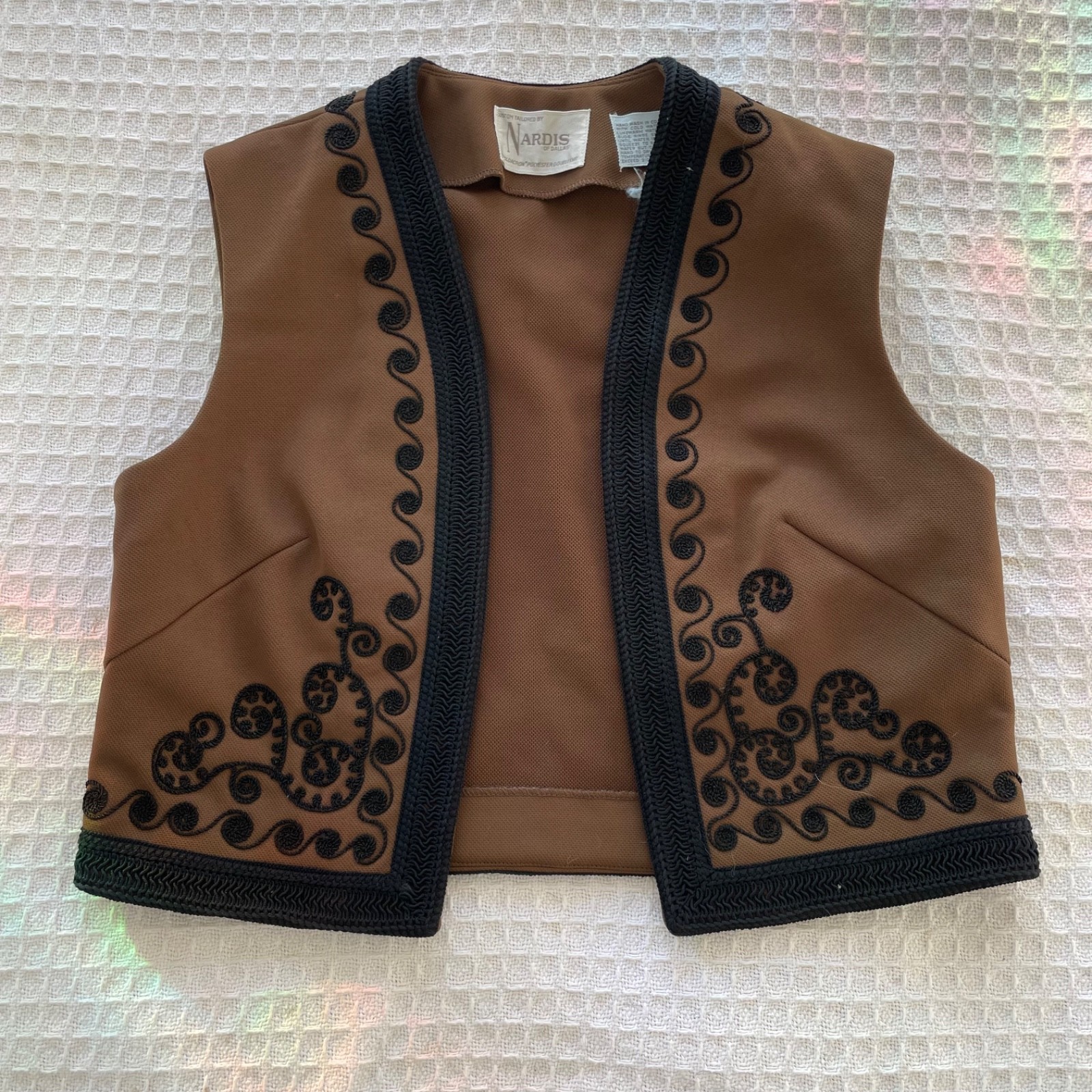 1970s Nardis of Dallas vest in brown with double-knit polyester w/black detail