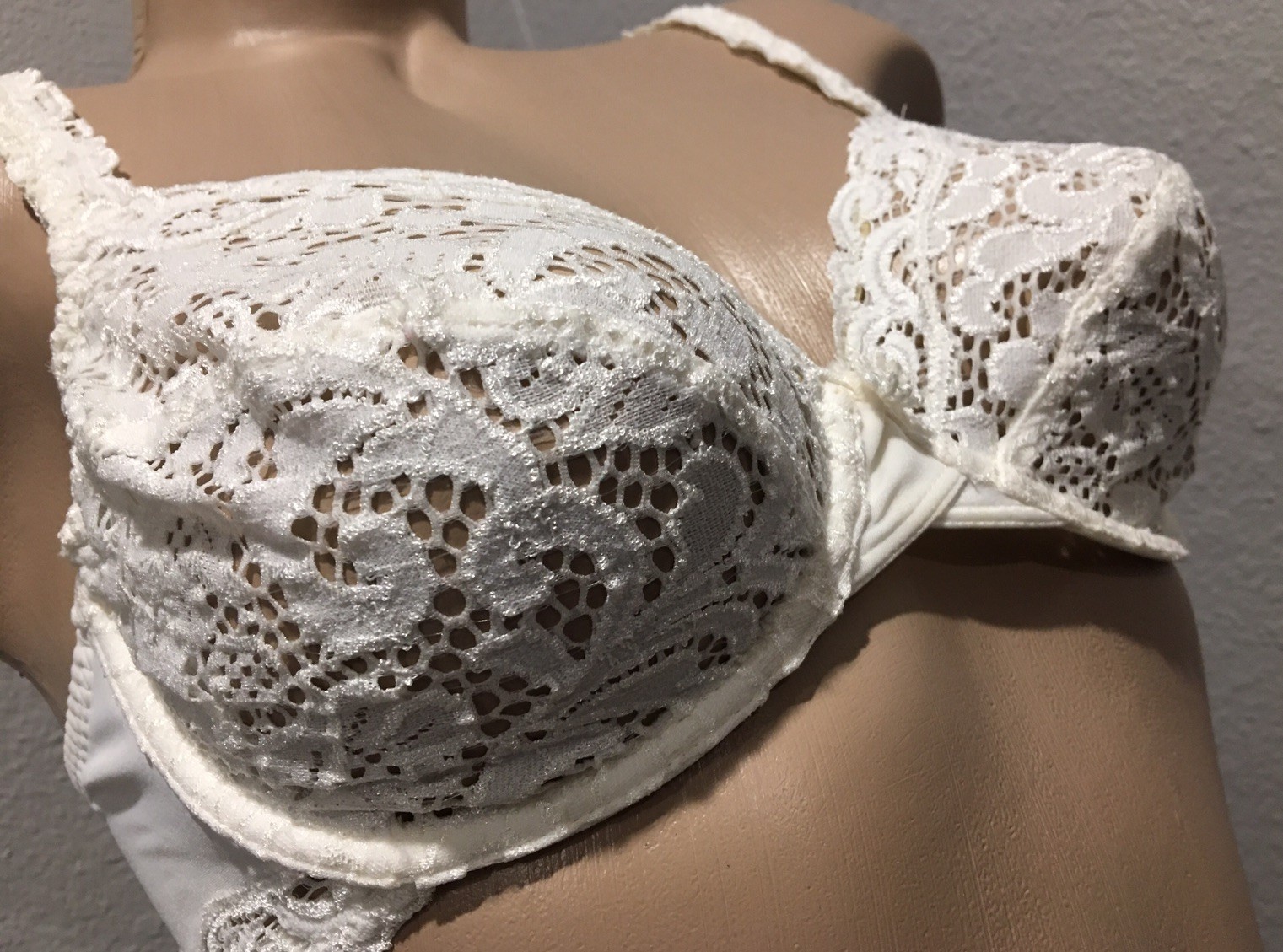 Vtg Gossard Chantilly Full UW Lace Bra 36B