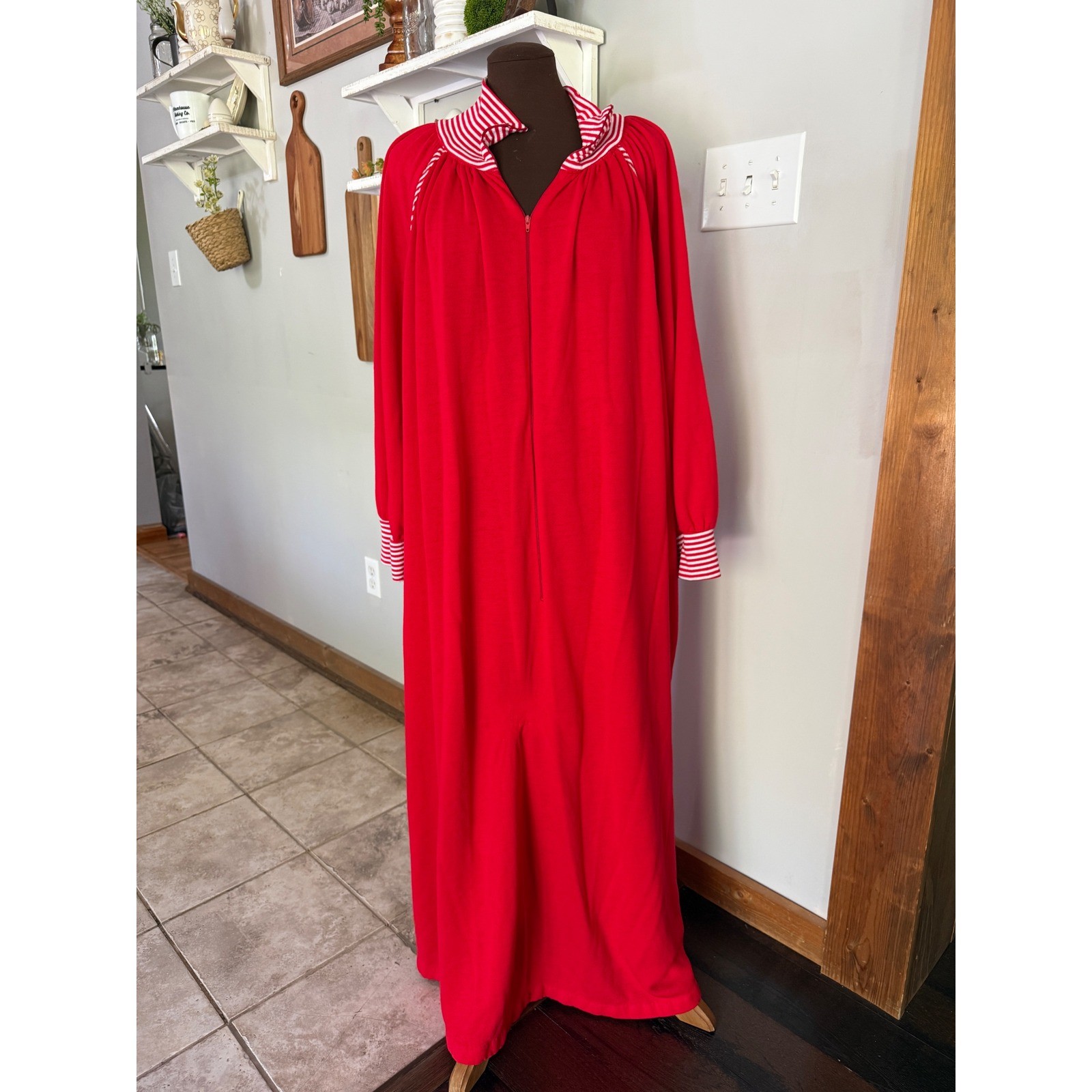 Leisure Life Vintage Red robe Zip Front Made in USA Women XL moo moo velour