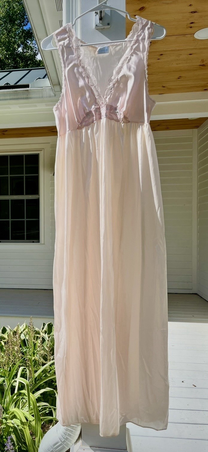 NWT Vtg 70’s Lorraine Maxi Lingerie Silky Nylon Lace Trim Nightgown Soft Pink