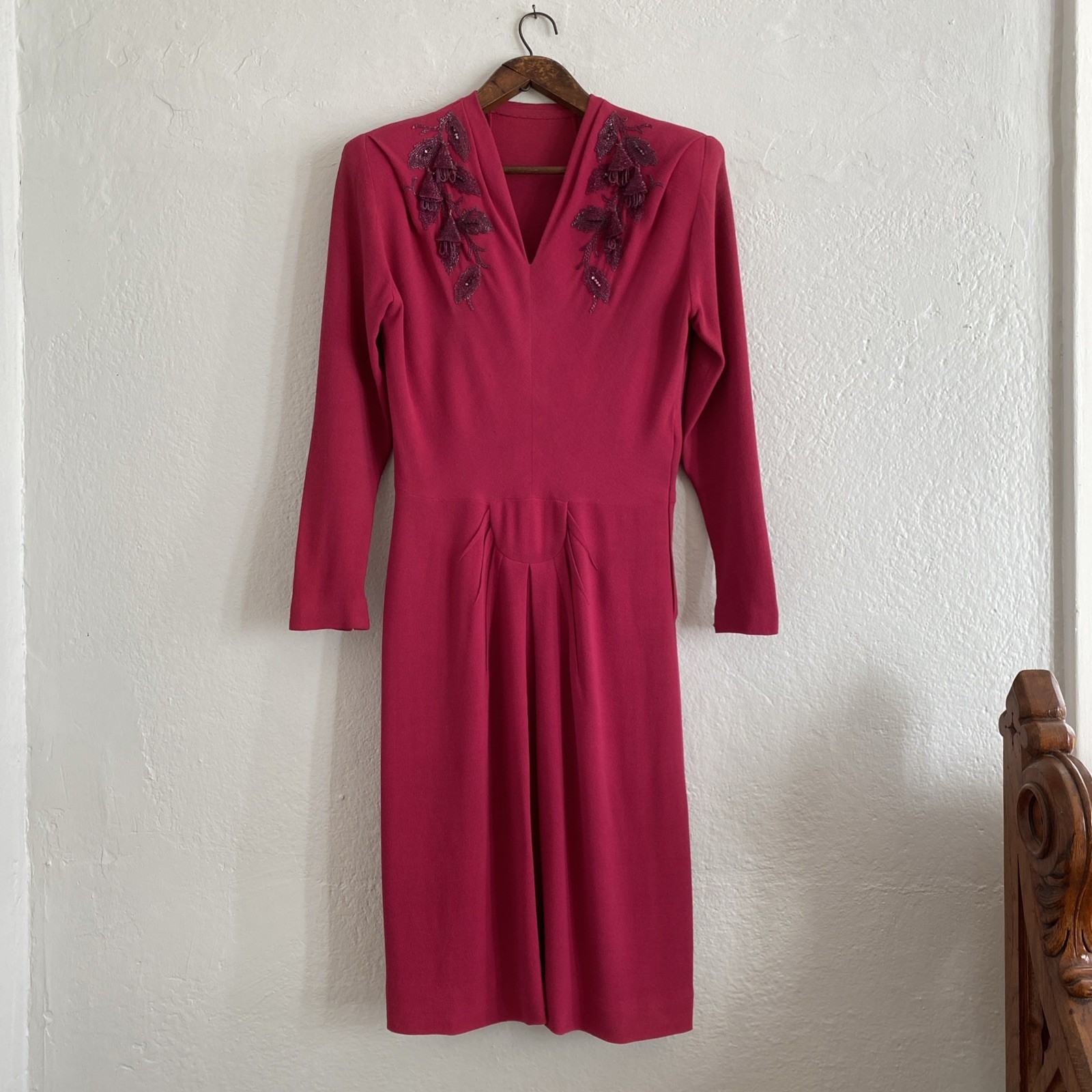 Vintage 30s 40s Beaded Cocktail Dress Sz S Deco Magenta Jersey Strong Shoulder