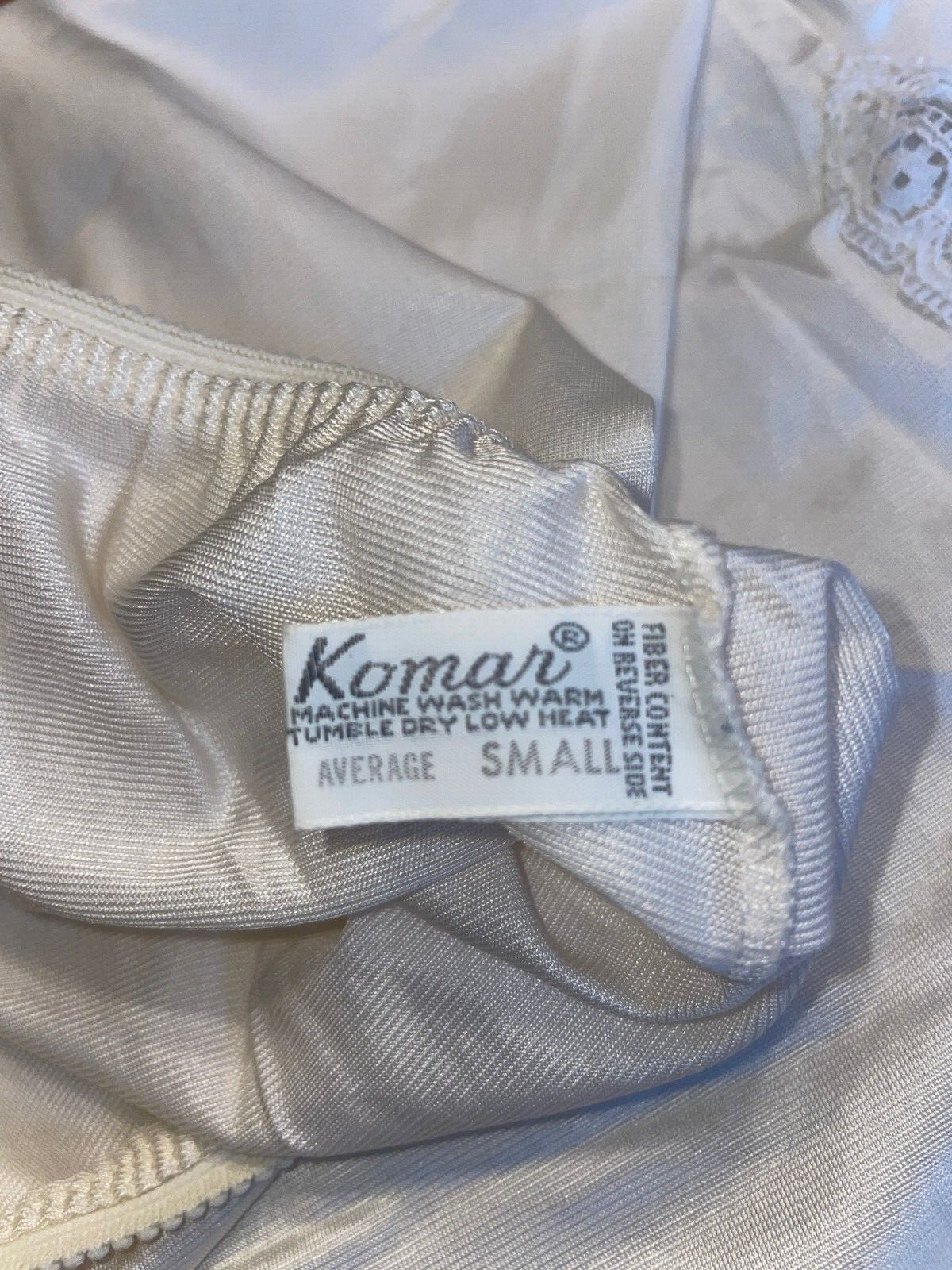 Komar Off White Nylon Ladies Side Slits Half Slip – Women&rsquo;s Size S Average 25&Prime;