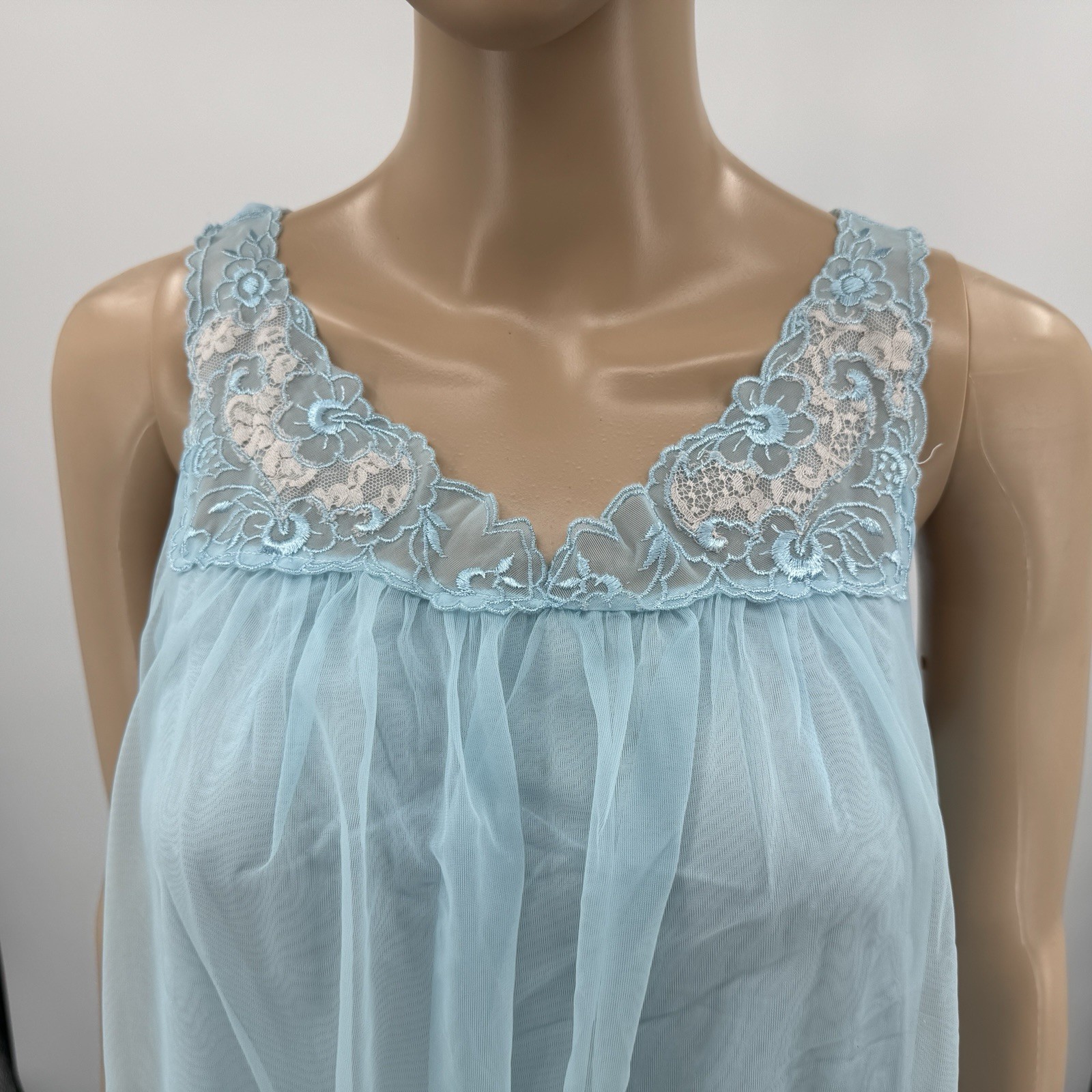 Vintage Miss Elaine Nightgown MEDIUM Light Blue Floral Style 59