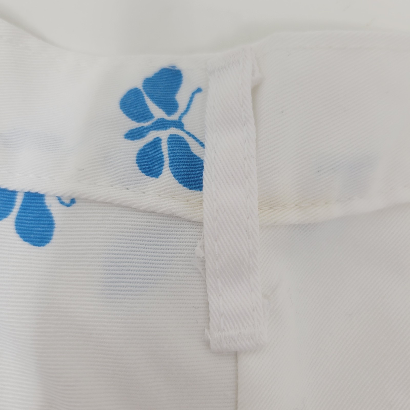 Vintage 70s 80s Butterfly Print Shorts Womens Hong Kong White Blue 25&Prime; Waist