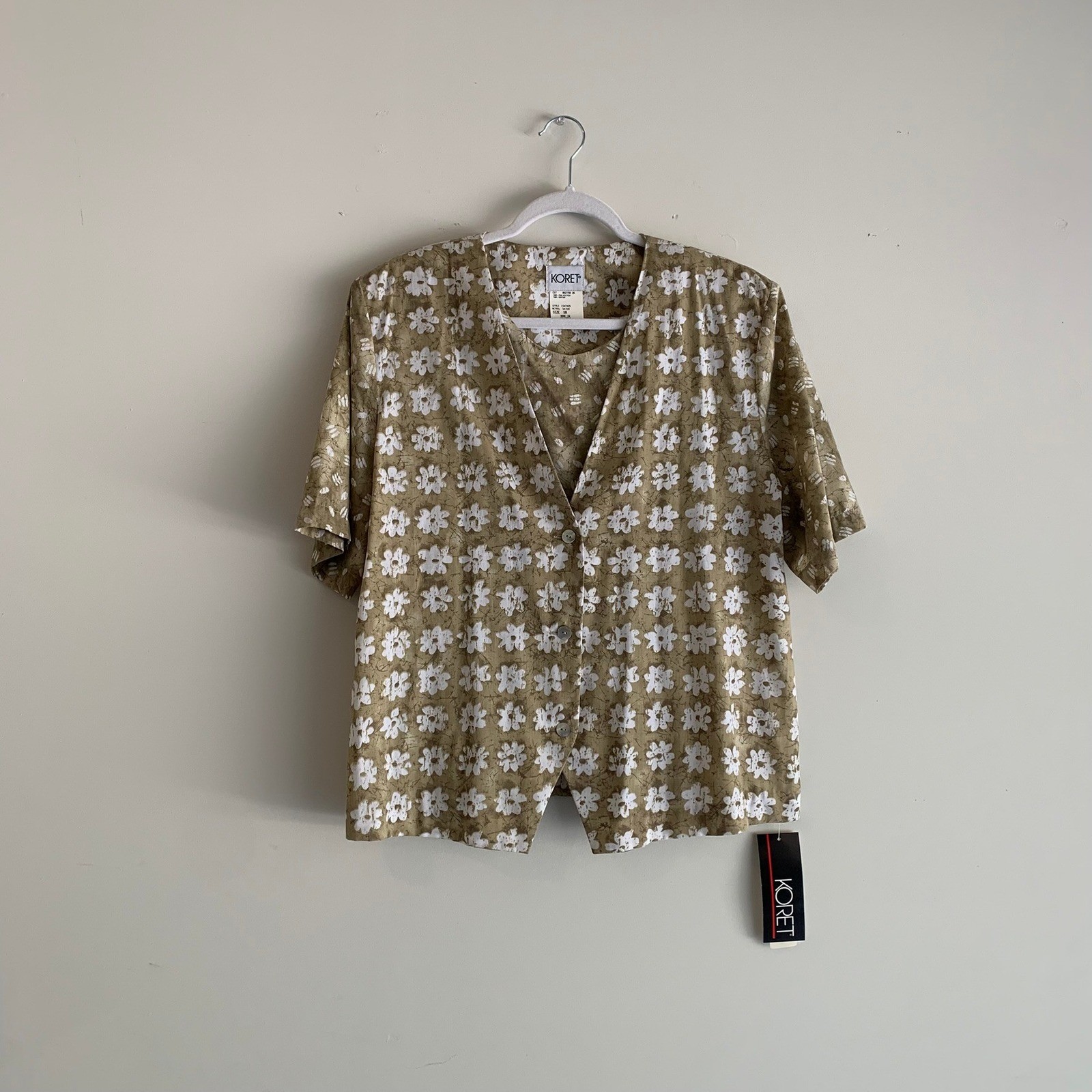 Vintage Koret Floral Button-Up Blouse Women&rsquo;s Short Sleeve Top 18