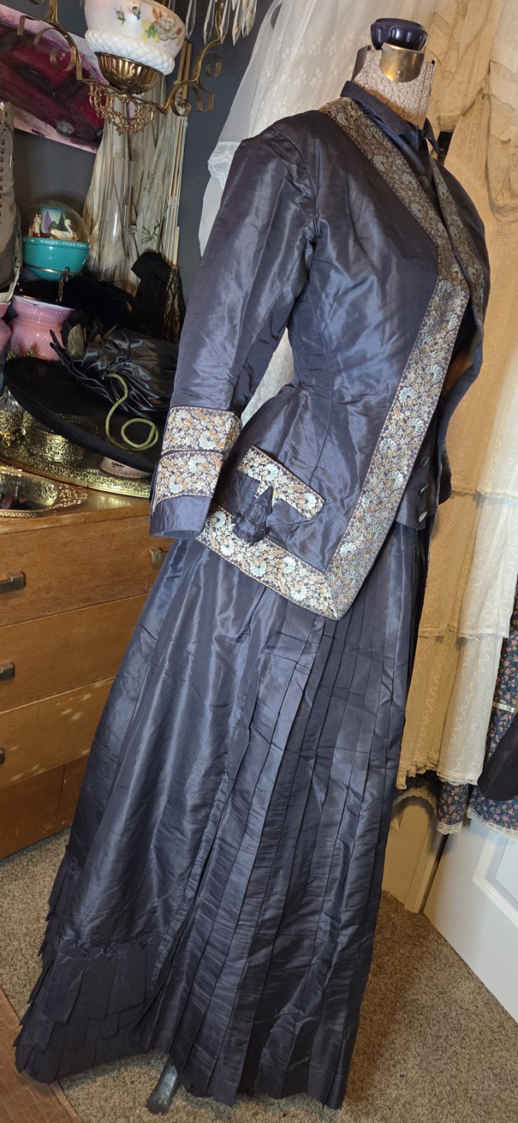 Lavender 1860s Victorian Silk/Taffeta w/ Brocade Trim Afternoon Dress