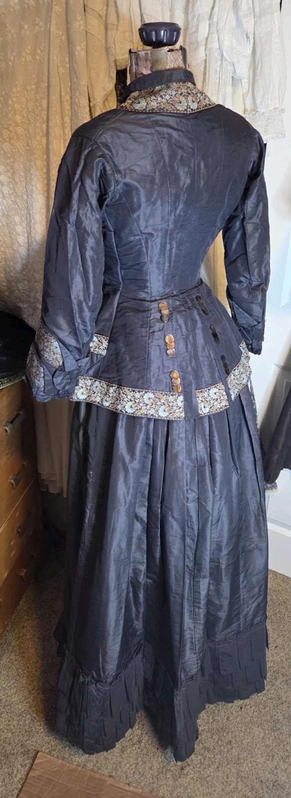 Lavender 1860s Victorian Silk/Taffeta w/ Brocade Trim Afternoon Dress