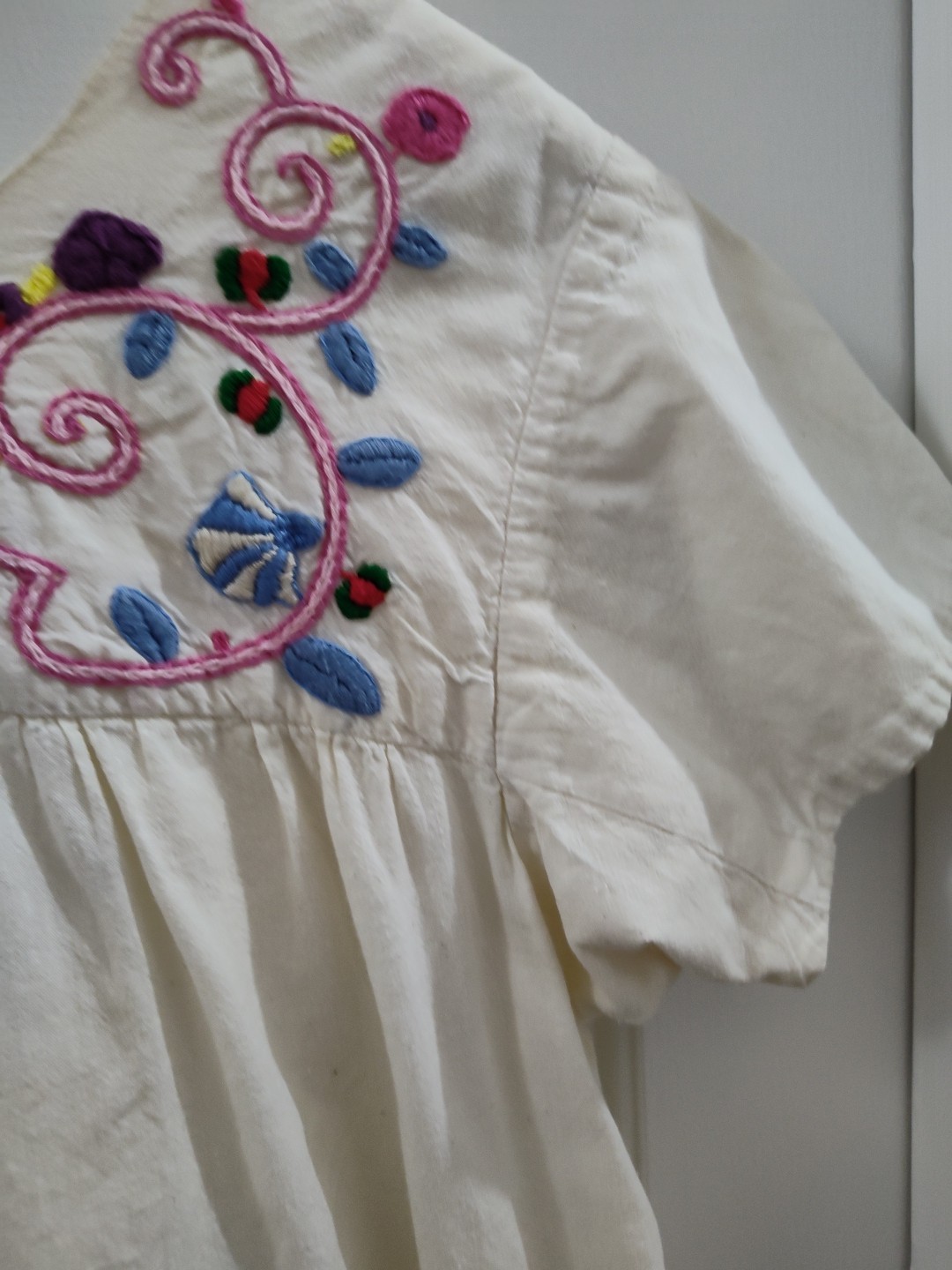 1970s Hand Embroidered Peasant Top Boho Floral Medium/Large Vintage Has Stains