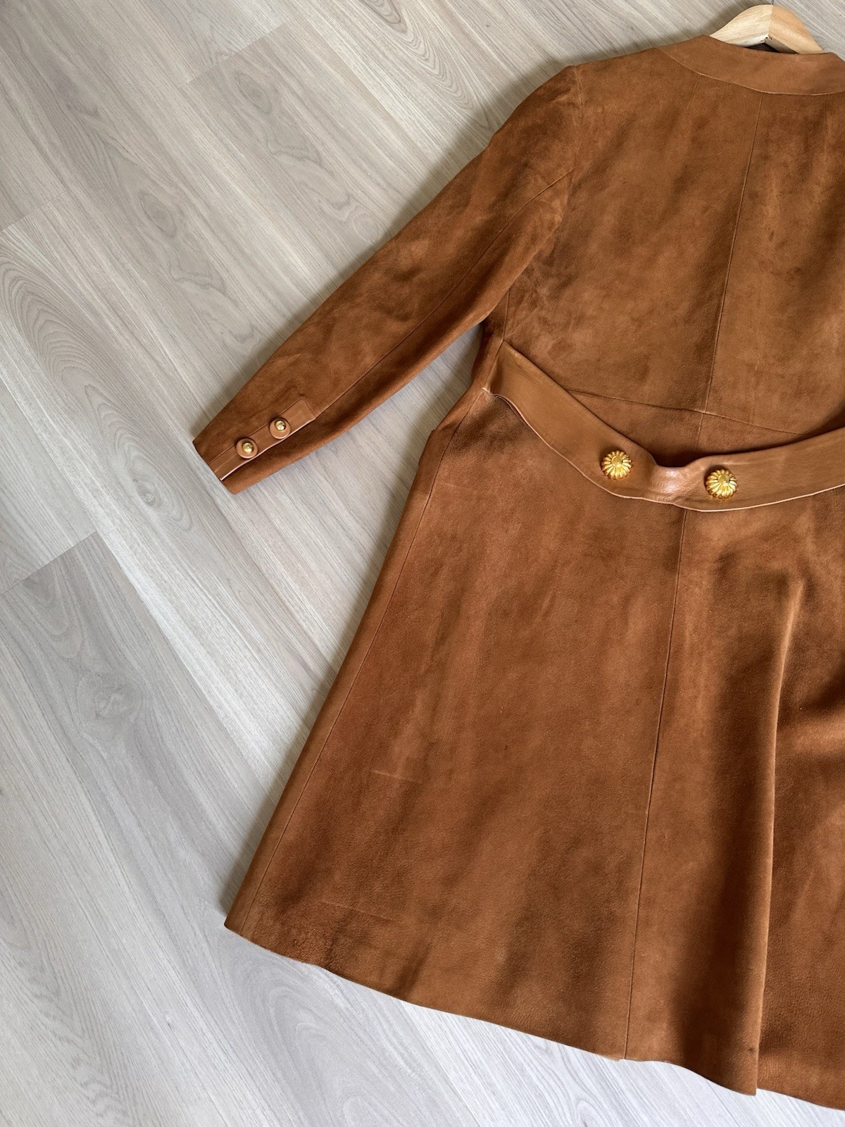 Vintage 1970s LOEWE Tan Suede Leather Maxi Coat Women&rsquo;s 41” Bust
