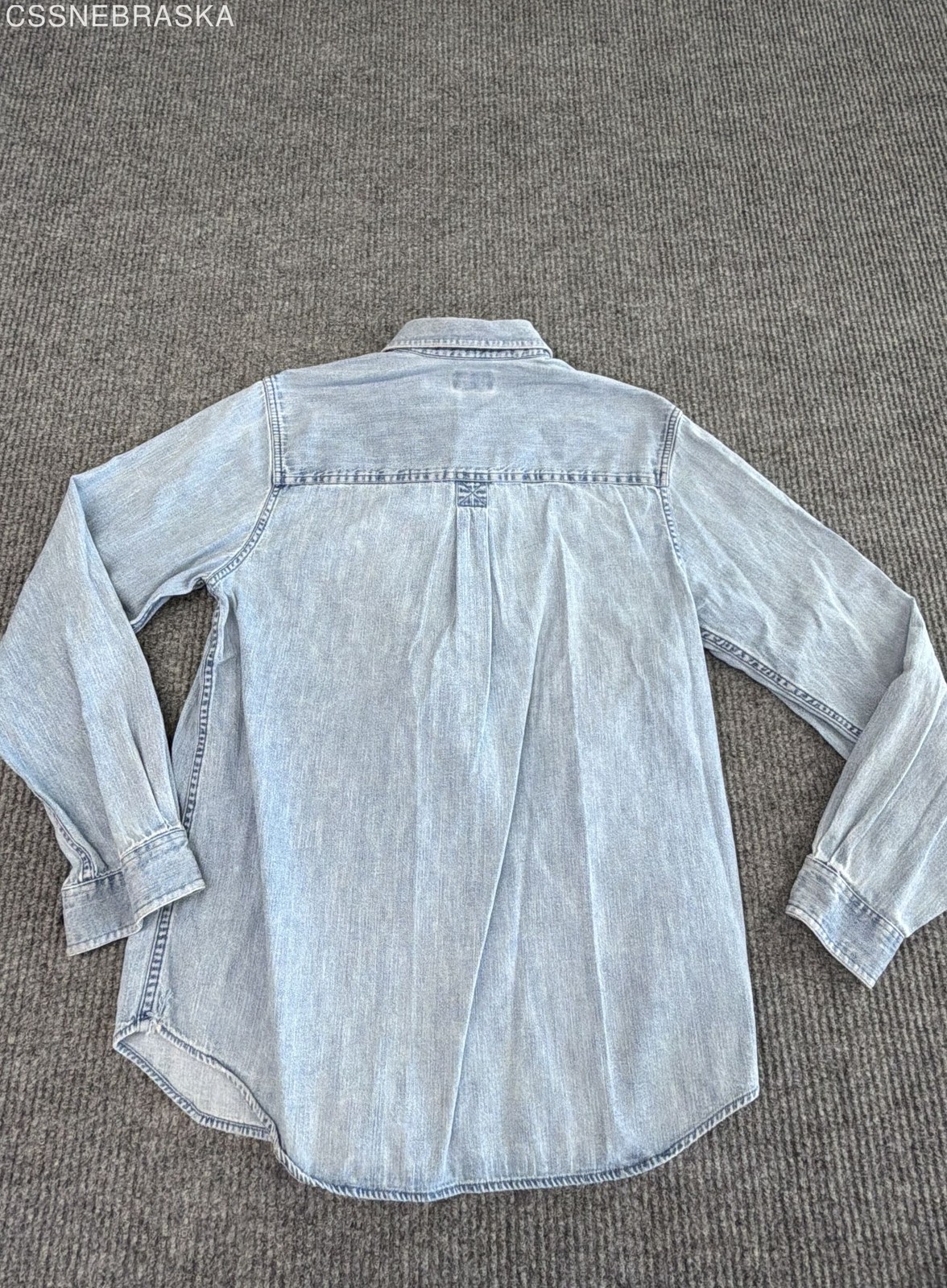 Vintage 90s L.L.Bean Women&rsquo;s Light Wash Denim Button Down Shirt Sz XS Regular