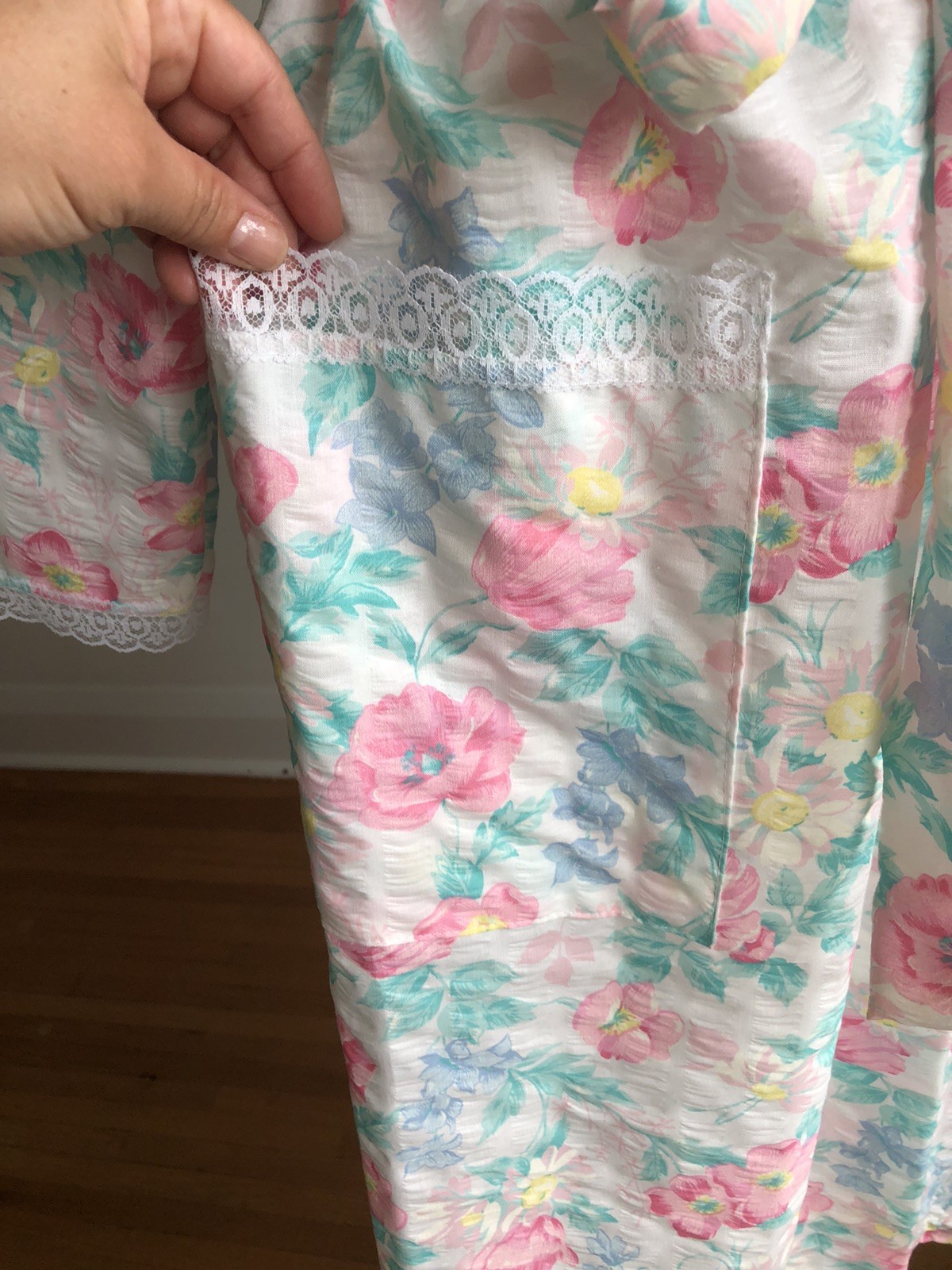 STUNNING NWT VTG CACHET Floral PolyCottton & White Lace Full-length Robe SZ M