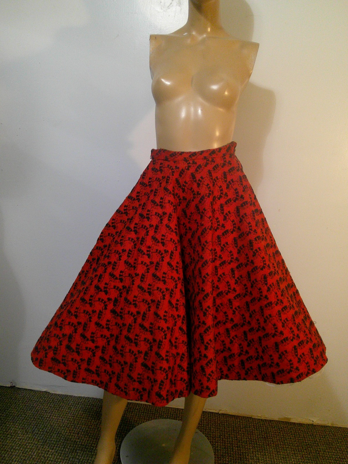 Vtg 50s Rockabilly Red Wool Felt Embroidered Swing Full Sweep Circle Skirt XS