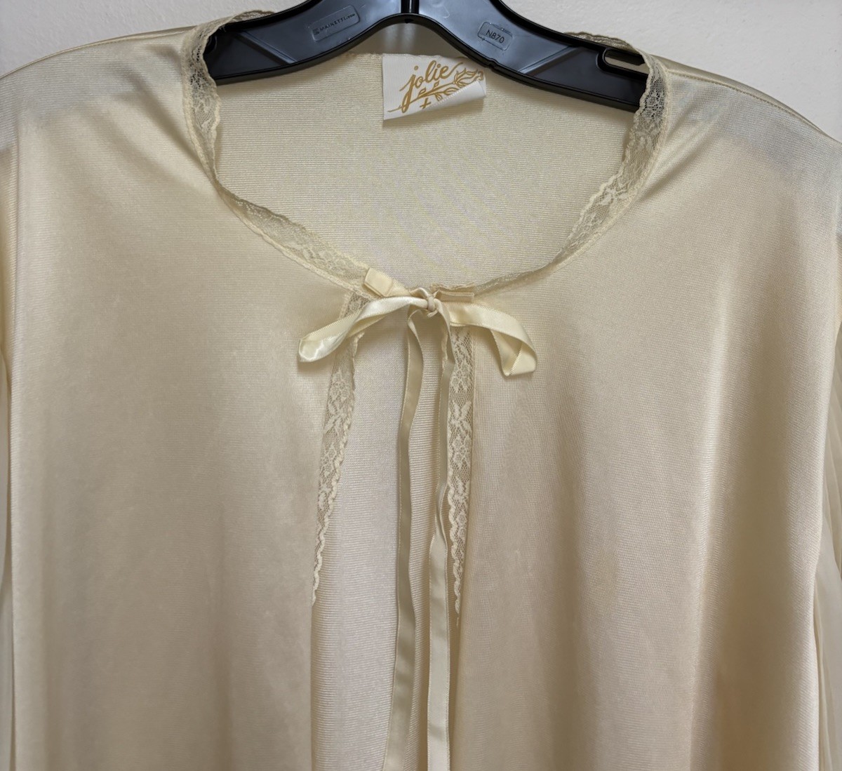 Vintage Jolie Two Bed Jacket Beige Nylon w/ Lace Pleated Sleeves Medium