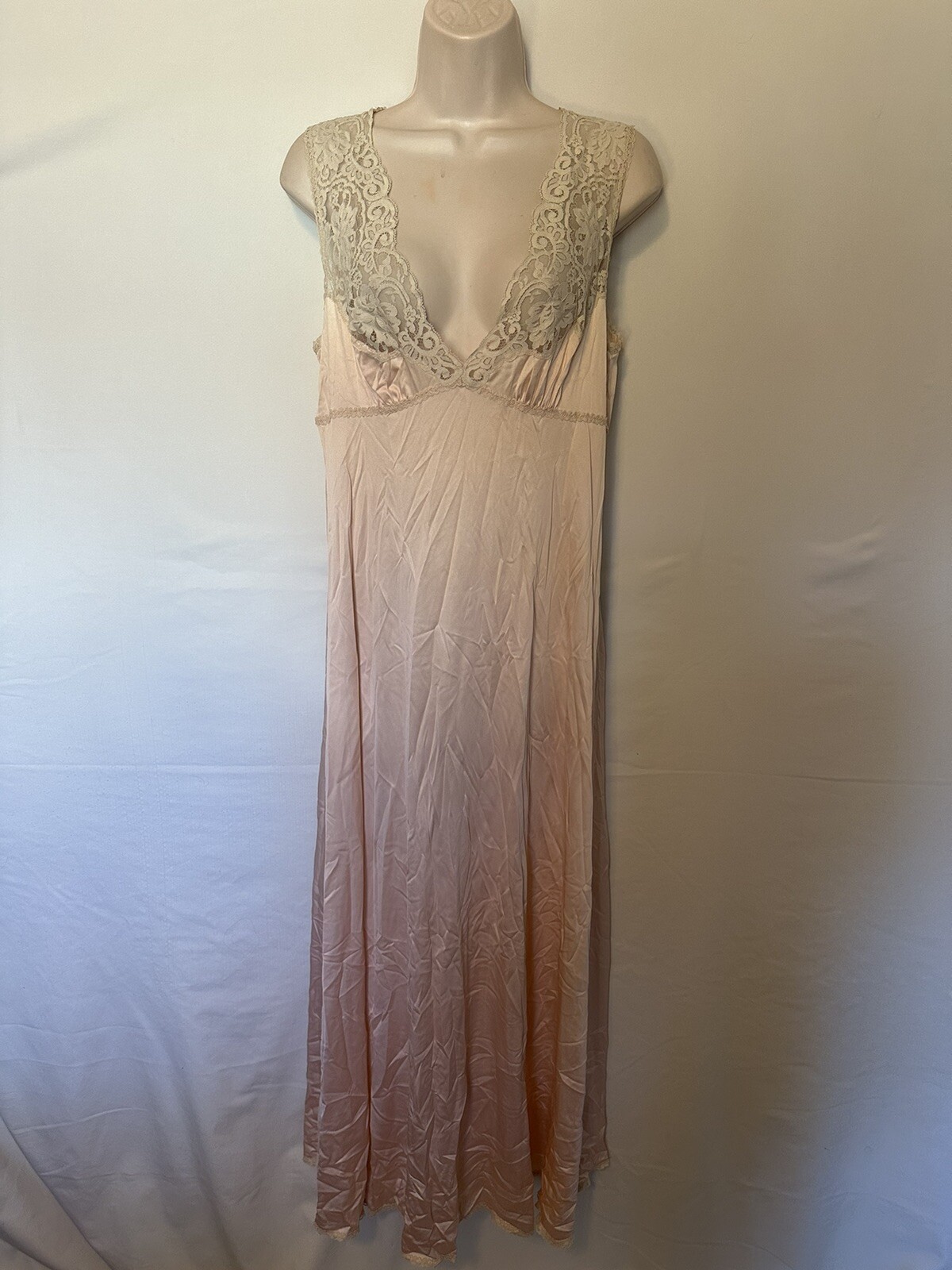 Vanity Fair Vintage nightgown peach beige trimmed 36/SML robe glamour boudoir
