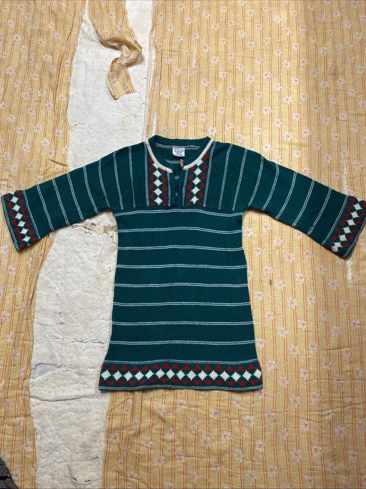 Vtg Acrylic Green Hippie Toggle Sweater SZ LG Ladies Republic Of Korea, ￼
