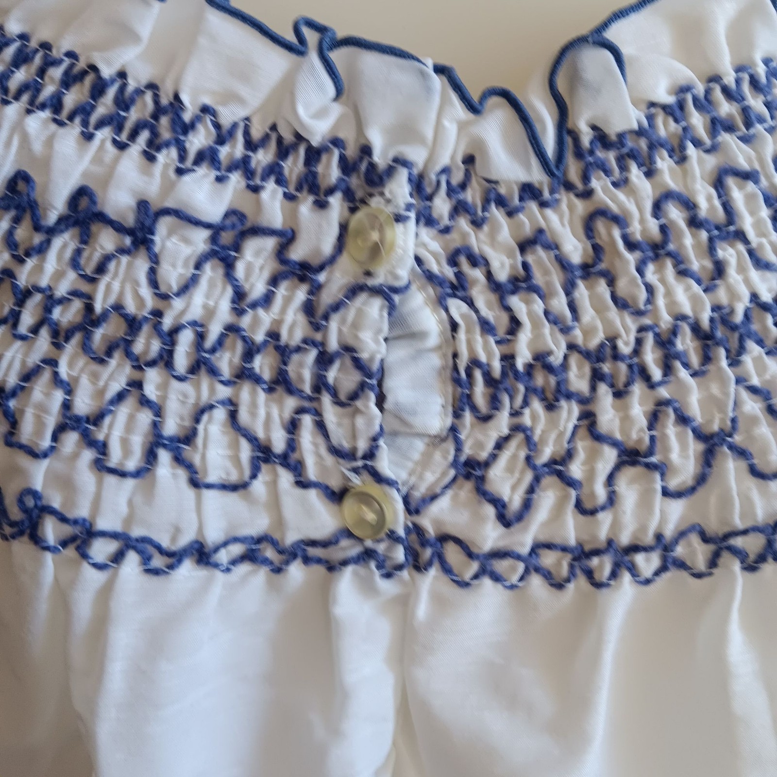 True Vintage 70&rsquo;s Peasant Blouse Medium Embroidery Ruffled Neckline Festival