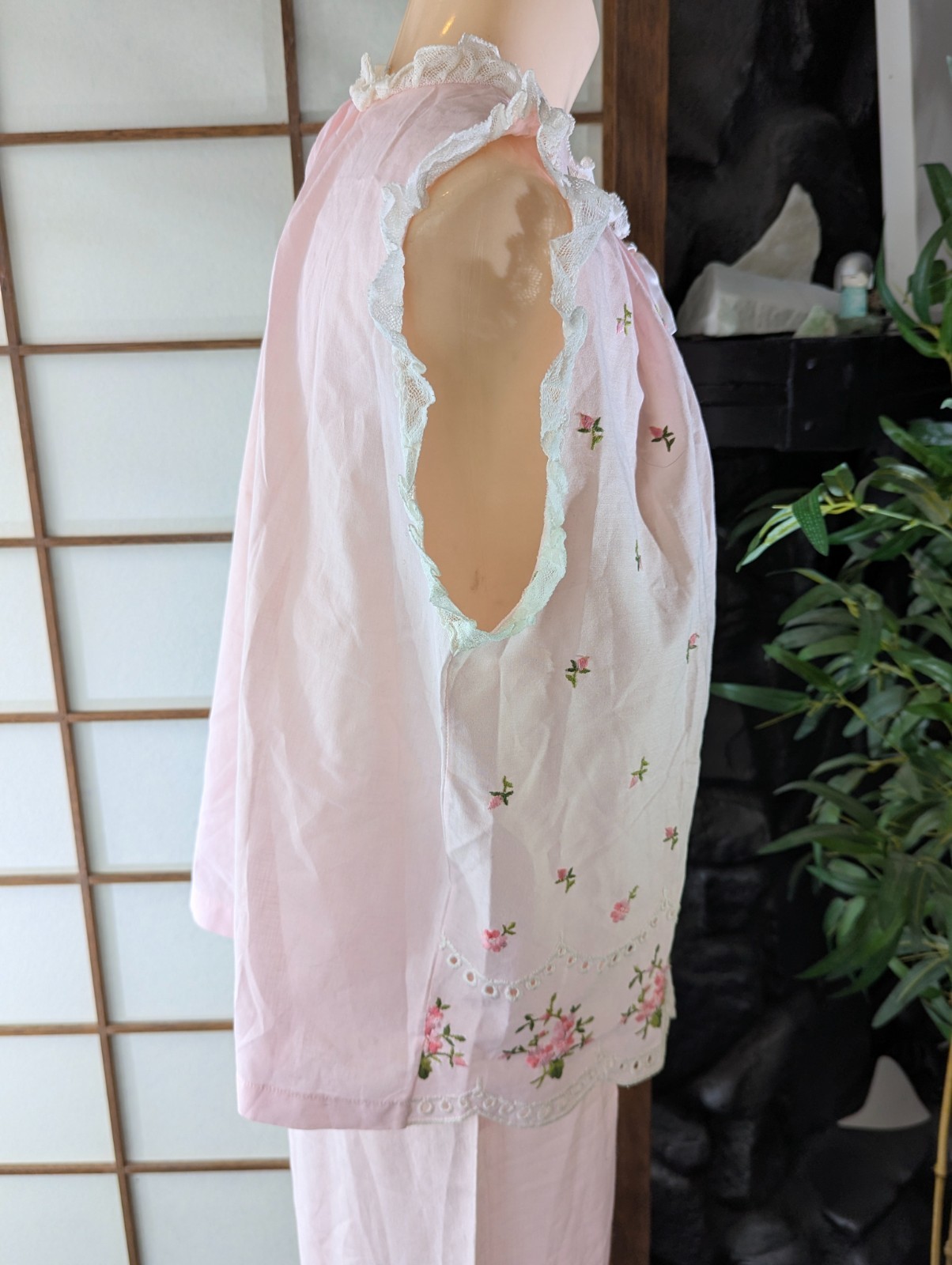 Vintage Leonora Pink 2pc Pajamas PJs 1960s Sz Small Babydoll Embroidered Roses