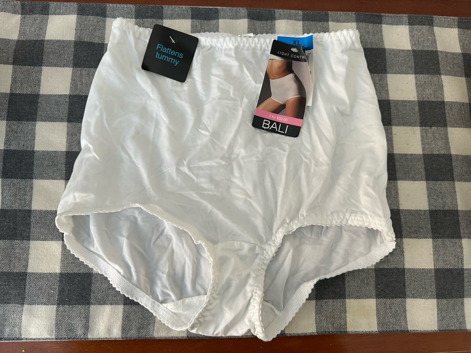 NWT Vintage BALI 8500 Light Control White Panties Granny Shiny Nylon – Size XL