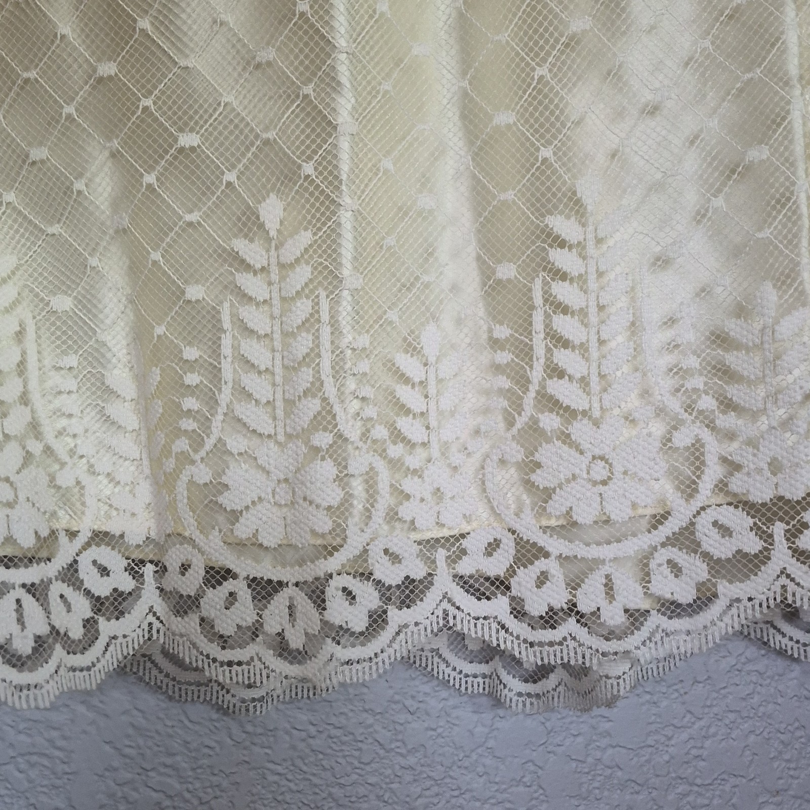 Vintage 1980&rsquo;s Ivory and Lace Dress with Satin Bow. Size Small. Wedding Dress?