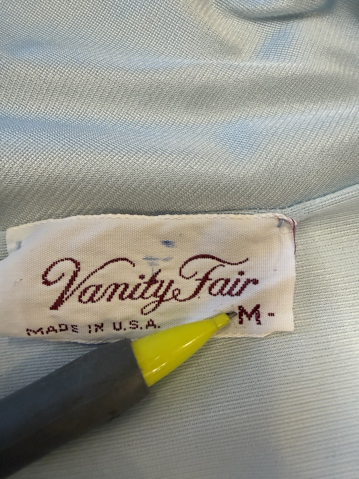 VTG VANITY FAIR Robe Gown Sz M Powder Blue ¾ Sleeves Button Front Nylon/Amtron