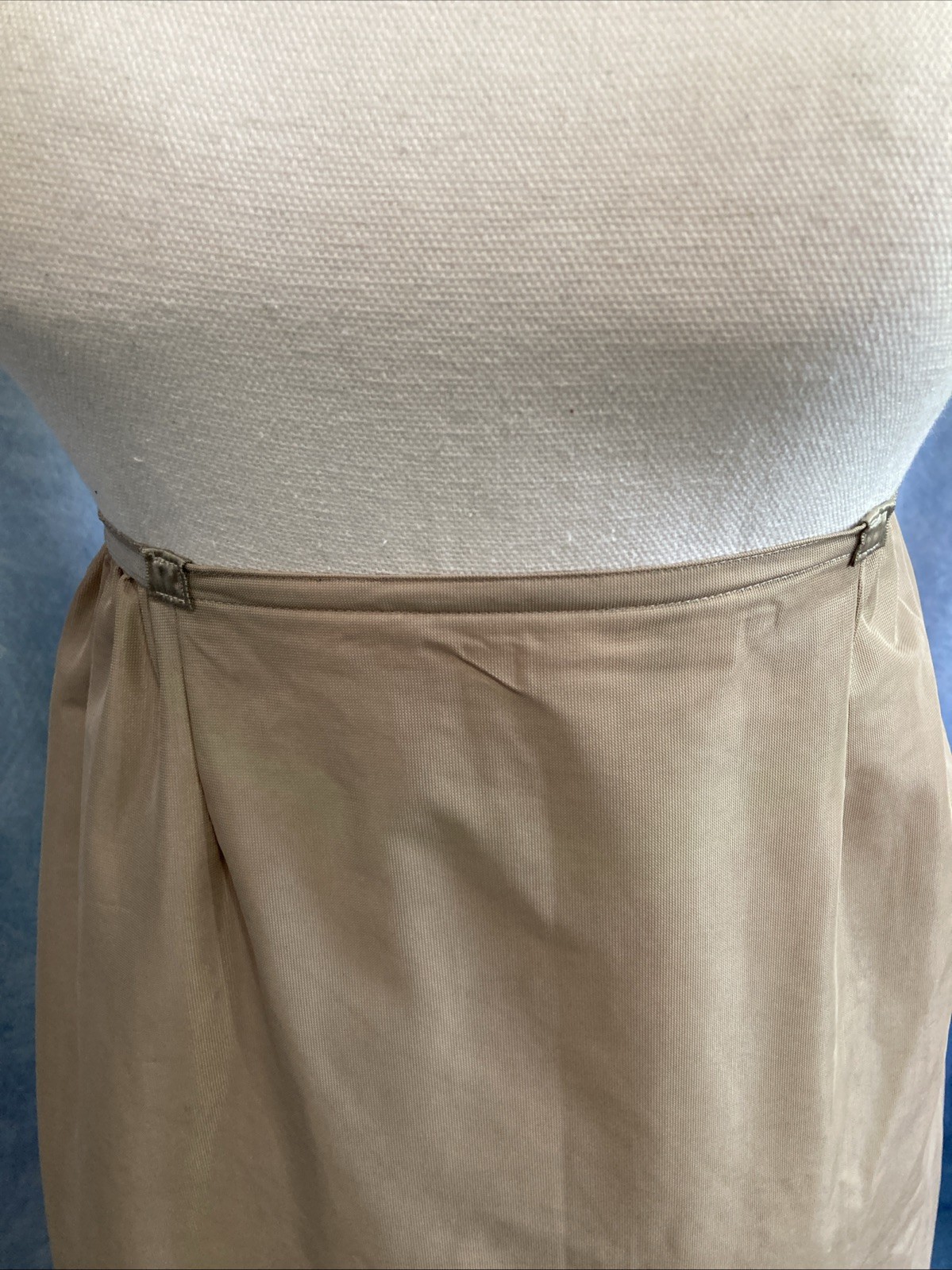 Vtg 70s Vassarette Long Half Slip Medium Tall Beige Nylon Tricot Maxi Slit 0114