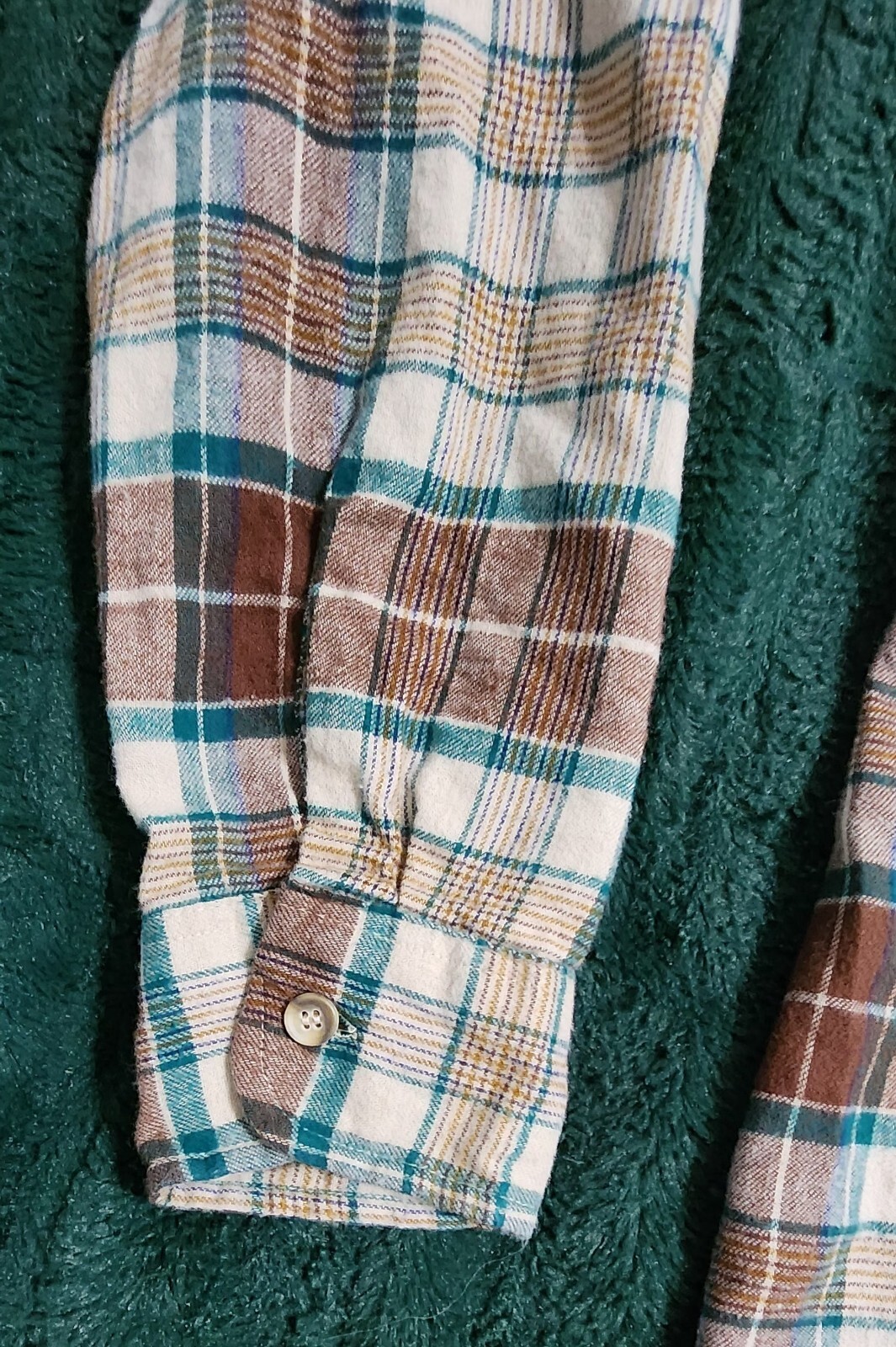 Vintage Woolrich Ladies 9/10 LS Green Brown Plaid Button Up Flannel Shirt