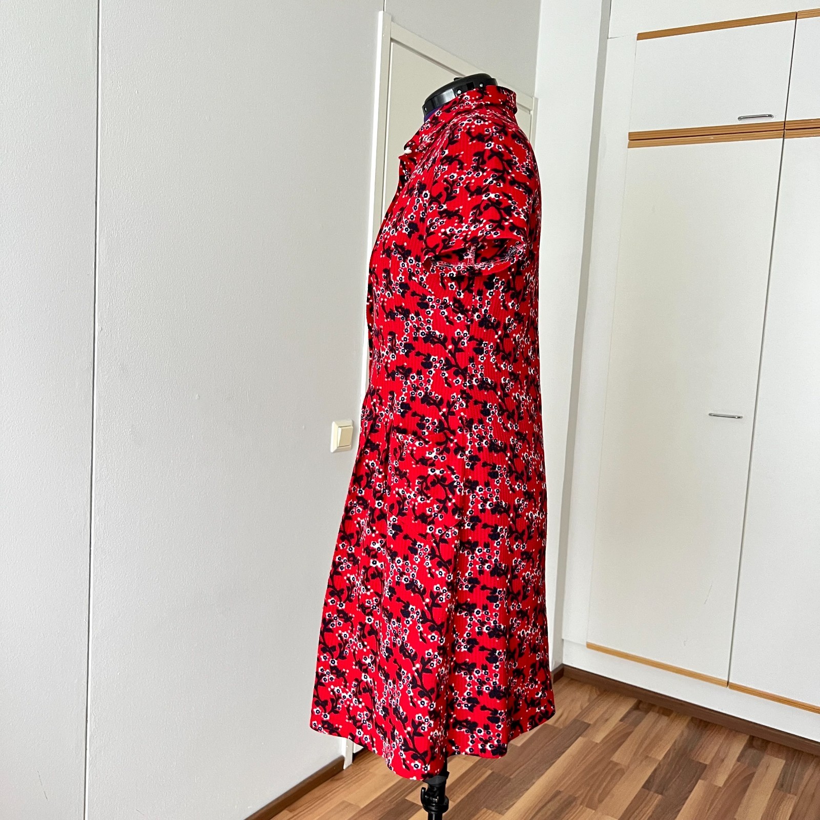 1970s Plus Size Floral Mod Shift Dress Button Front Twiggy Style GoGo Retro EU42