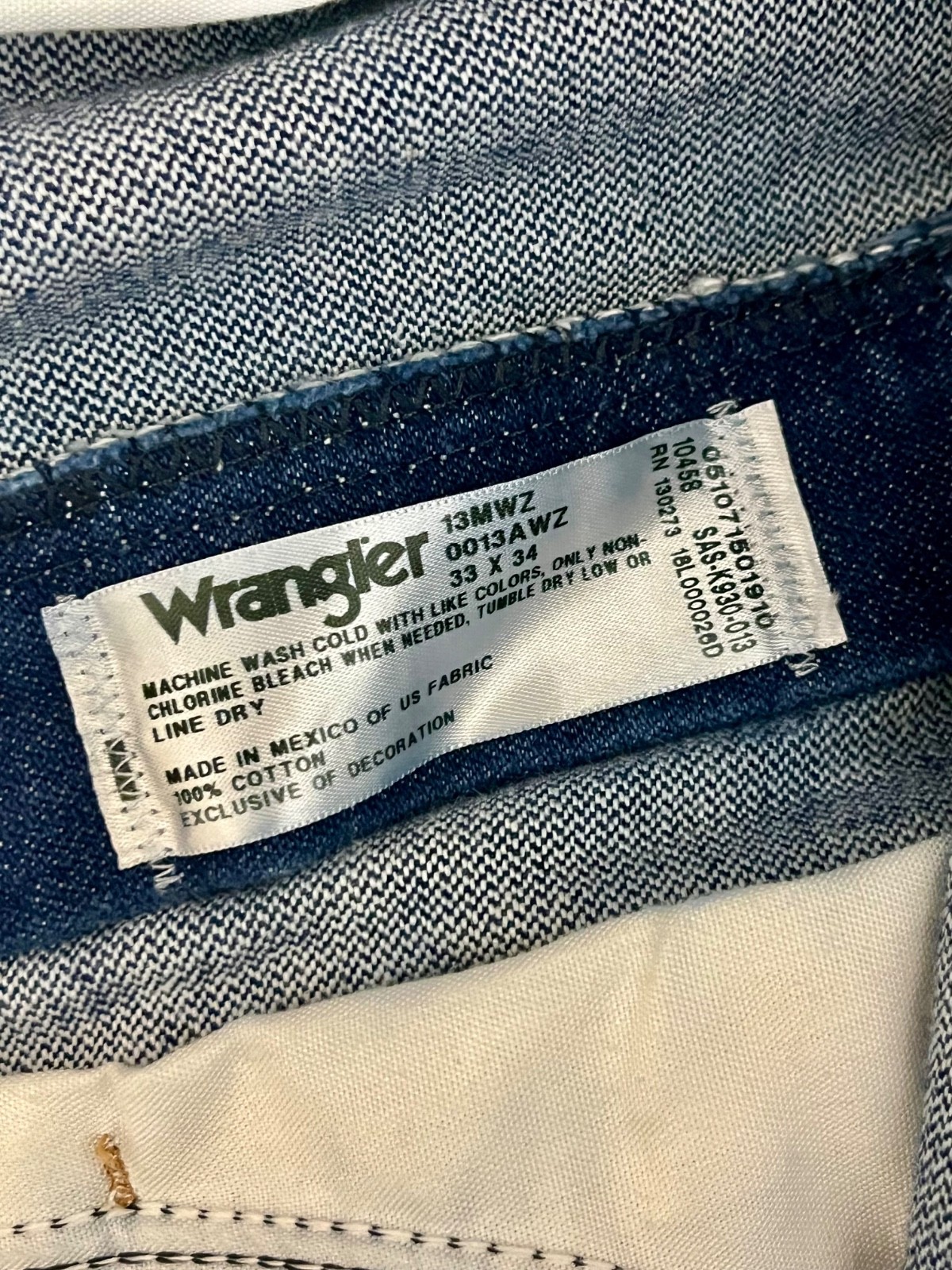 Modern early 2000&rsquo;s WRANGLER cut 13MWZ dark blue 100% cotton denim jeans 33×34&Prime;