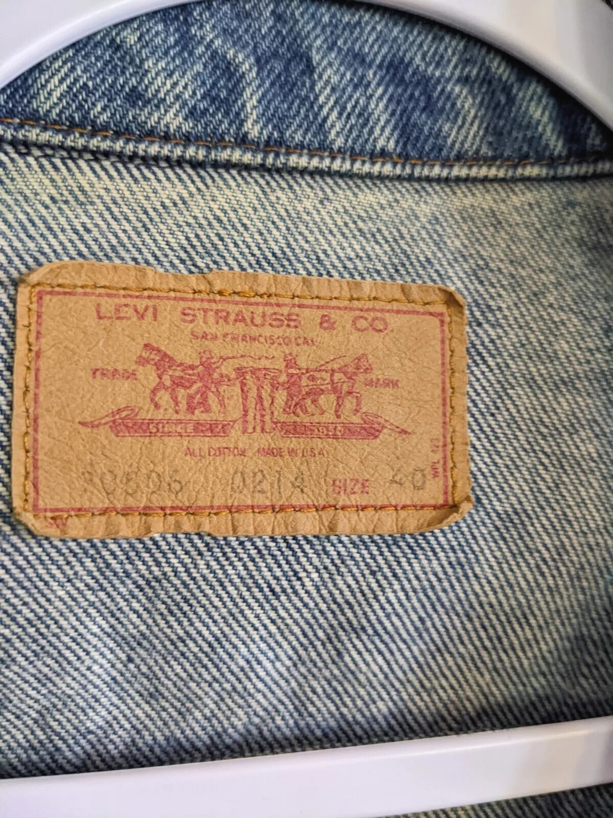 Vintage 80s Jean Jacket LEVI STRAUSS BLUE TRUCKER 70506-0214 SIZE 40-MADE in USA