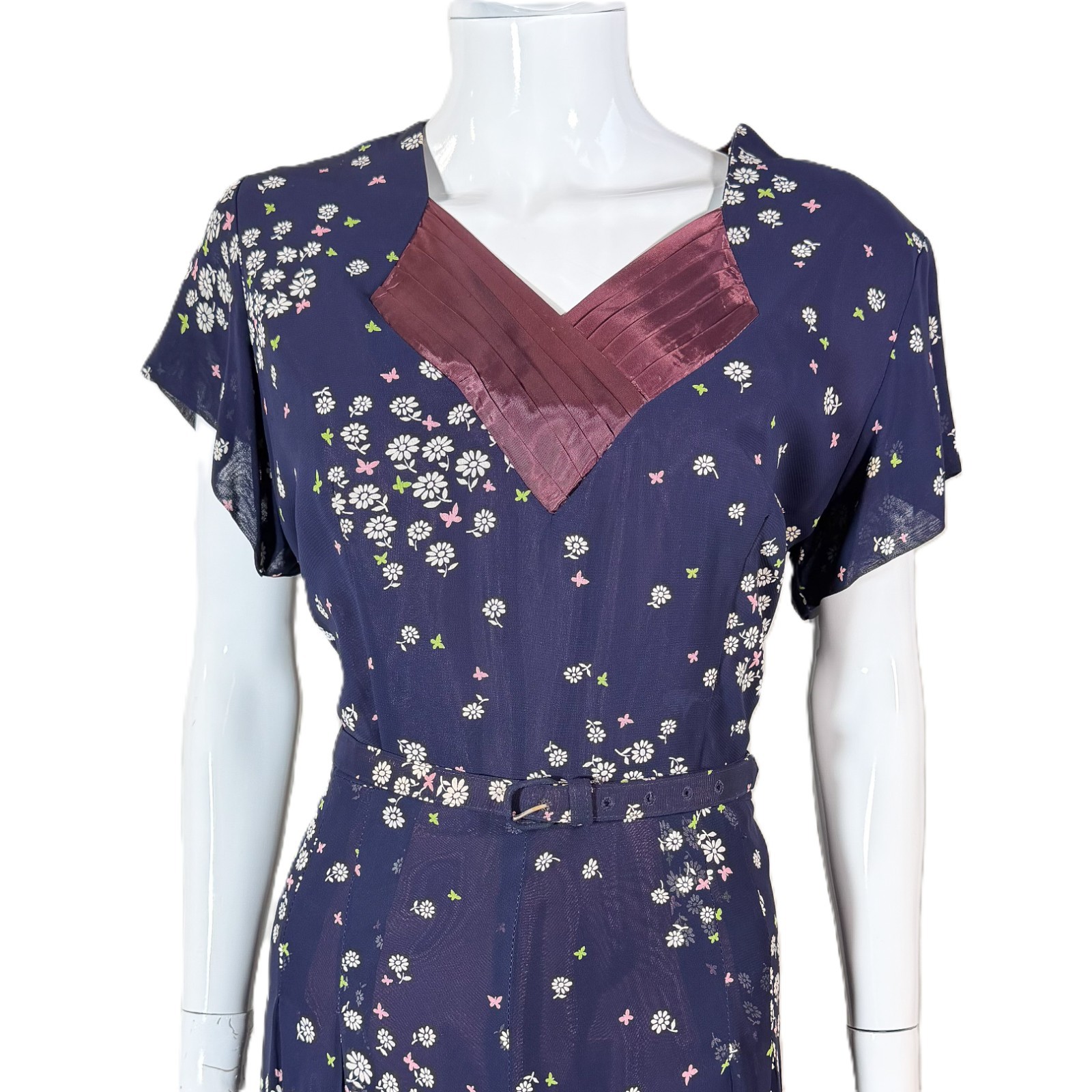 Vintage 40s Dark Blue Floral Print Dress + Belt 33&Prime; Waist