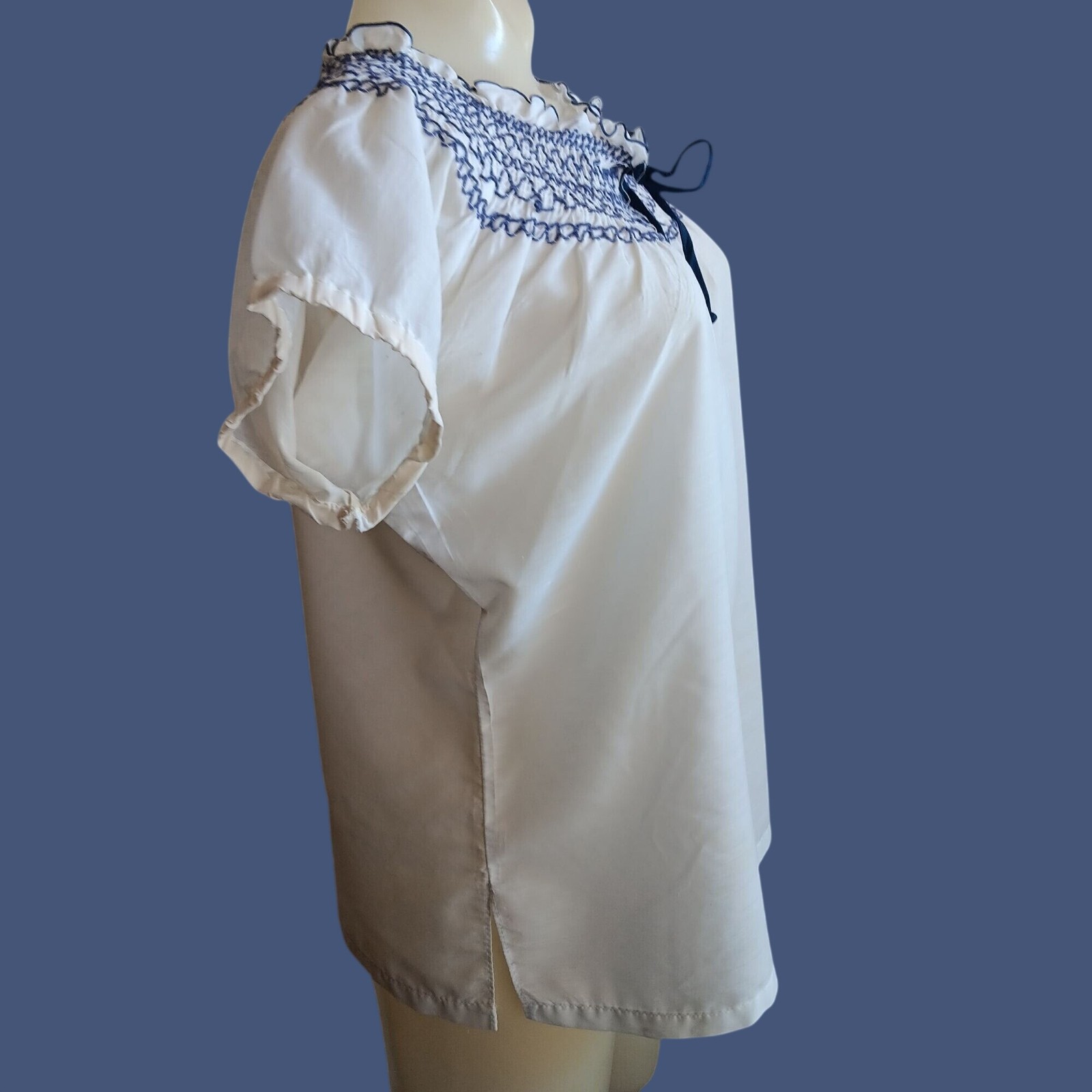 True Vintage 70&rsquo;s Peasant Blouse Medium Embroidery Ruffled Neckline Festival
