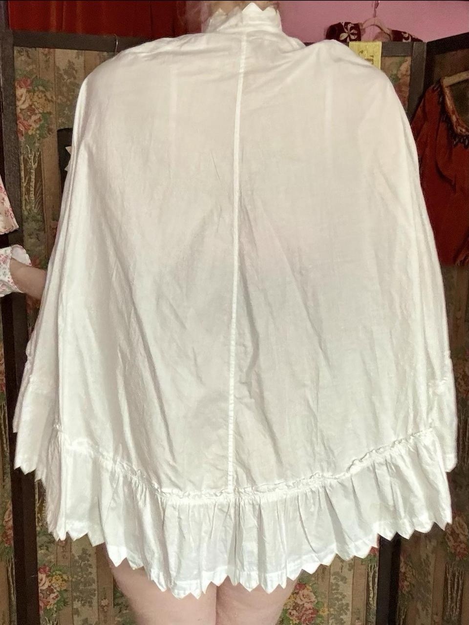 1920s/30s (Possibly Victorian) White Cotton Ruffle Summer Cape, Size S-M