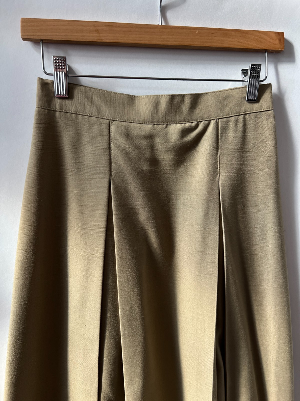 VTG 1990s Walker Lane Beige A-Line Midi Skirt, Made in Japan, Sz XS/S (~25.5&Prime;)