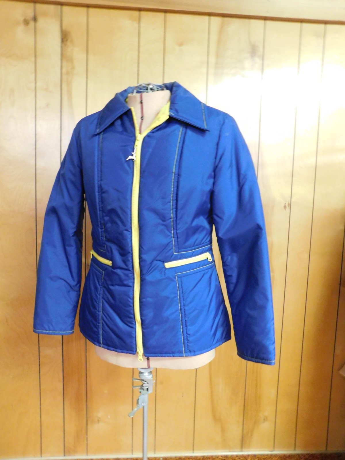 Vintage 80&rsquo;s WHITE STAG Ski Jacket Coat 35&Prime; Waist Blue w/ Yellow