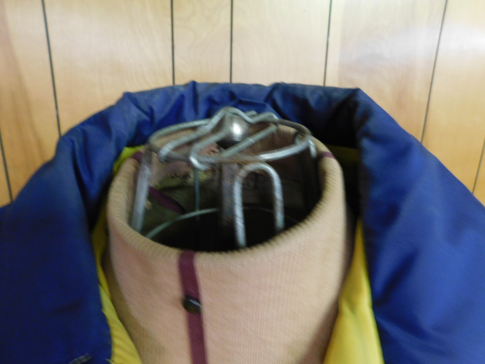 Vintage 80&rsquo;s WHITE STAG Ski Jacket Coat 35&Prime; Waist Blue w/ Yellow