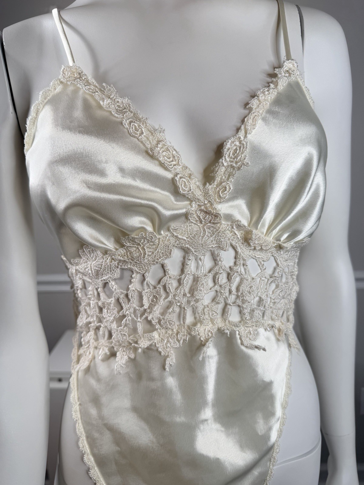 Vintage Fantasies by Morgan Taylor Bodysuit Teddy sexy satin Negligée L Ivory