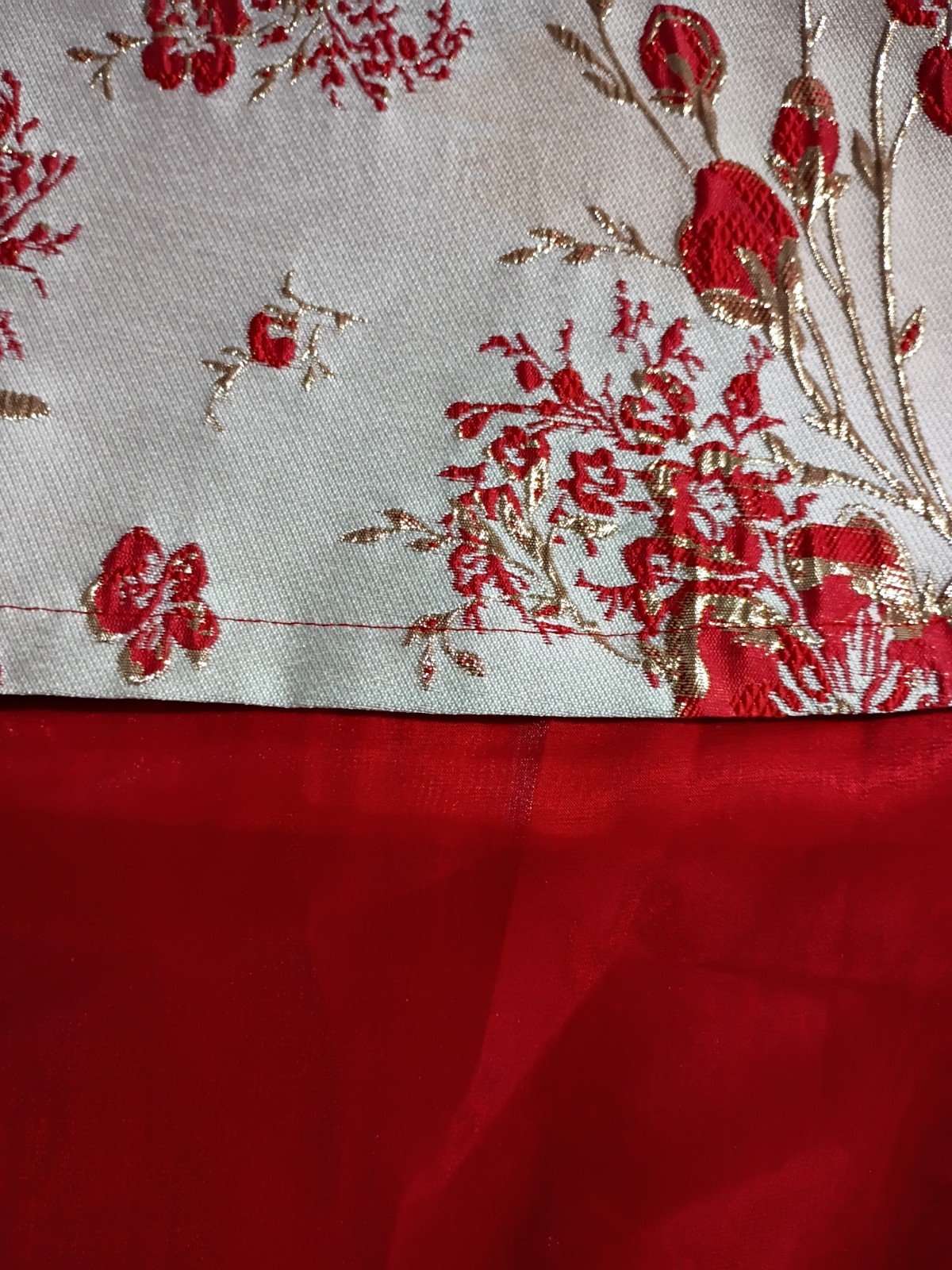 Vietnamese Áo dài Dress Ft Red Sheer Puffed Sleeves & A Floral Pattern Size S-M