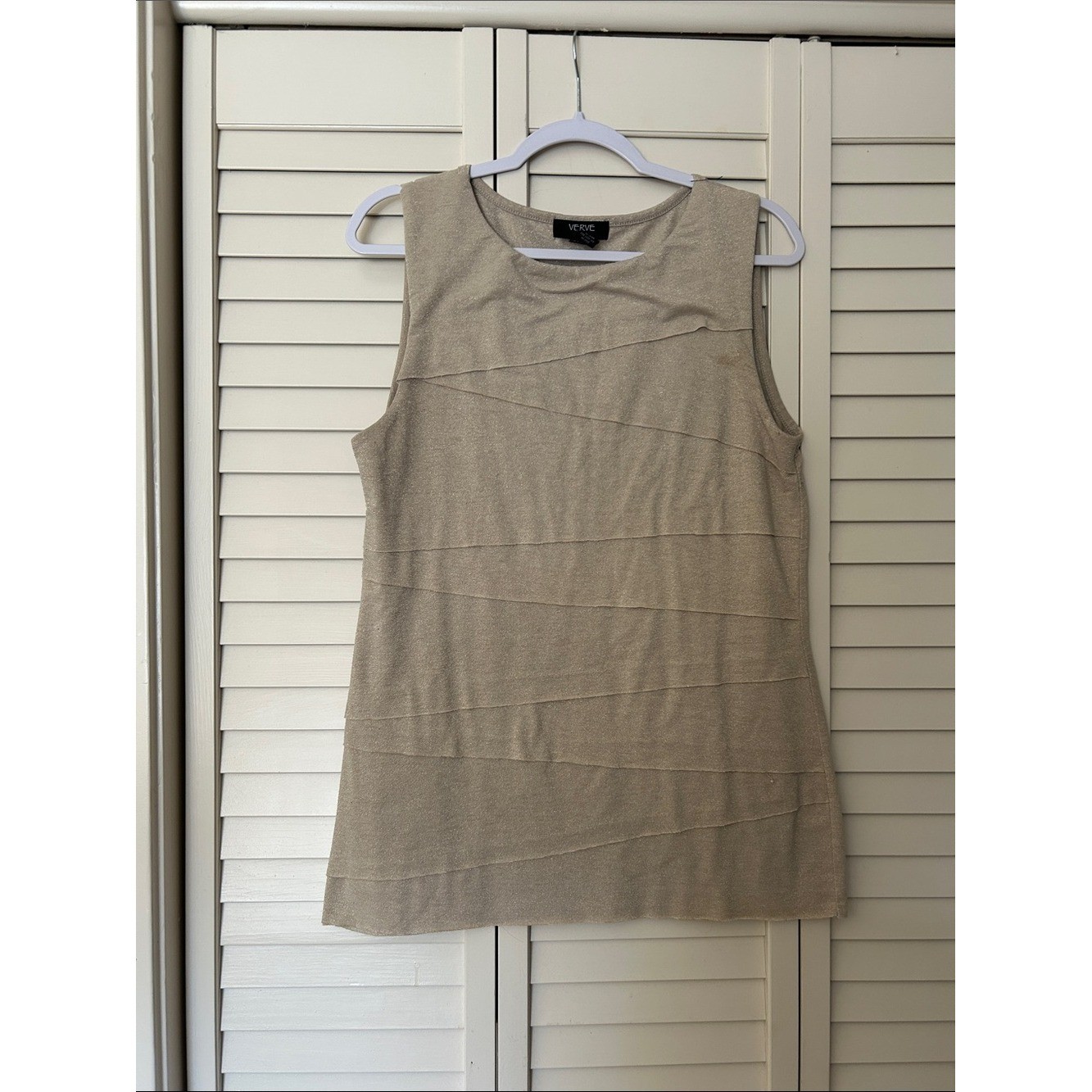 2010s Verve Sleeveless Metallic/Sparkly Tan/Gold Top Size XL
