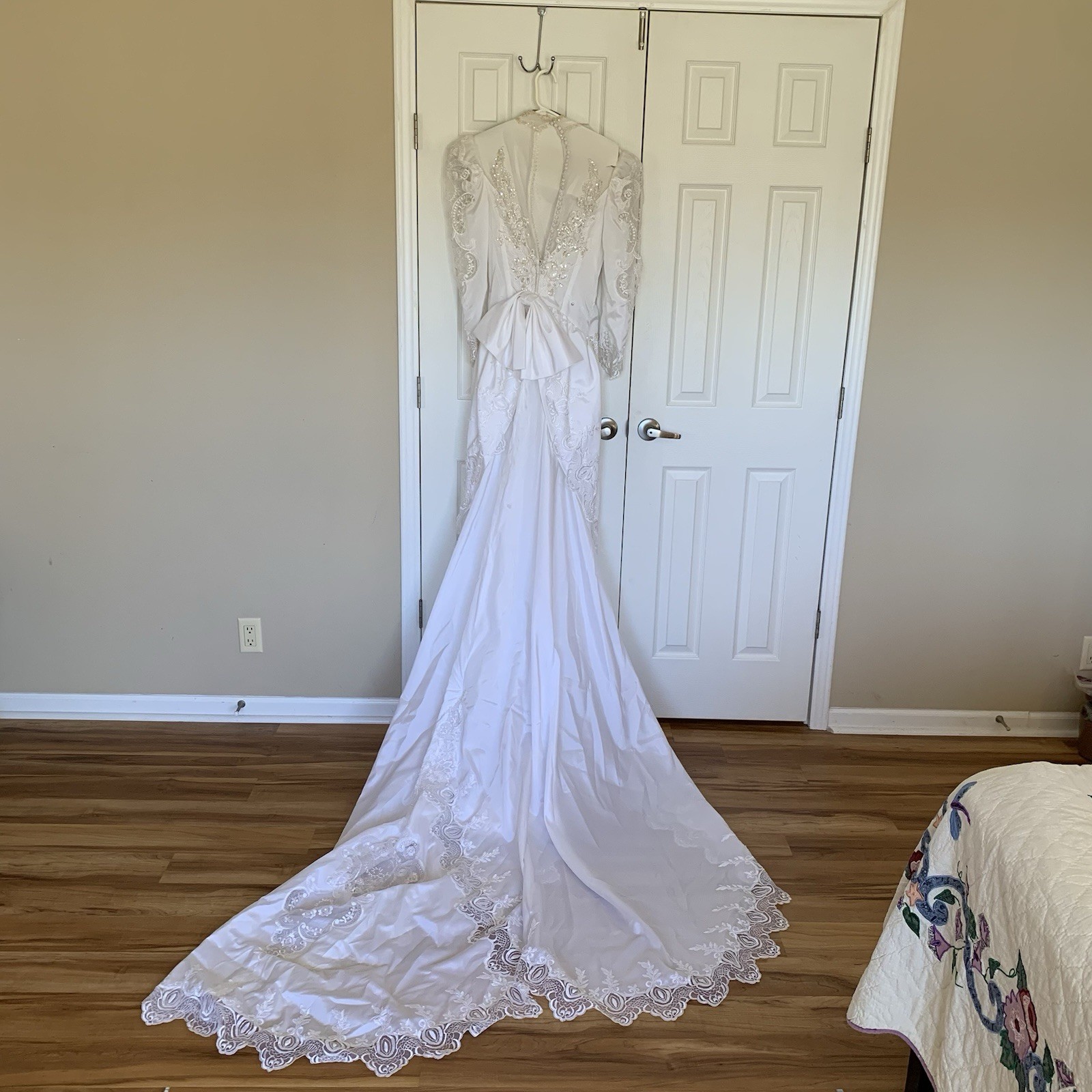 Wedding Dress White Size Small Sequin Lace Embroidery Princess High Collar Veil
