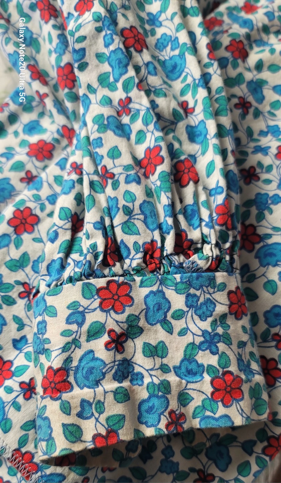 Vintage 1960&rsquo;s – 1970&rsquo;s Summer Floral, Long Sleeved, Hippie, Prairie Med/Lg.