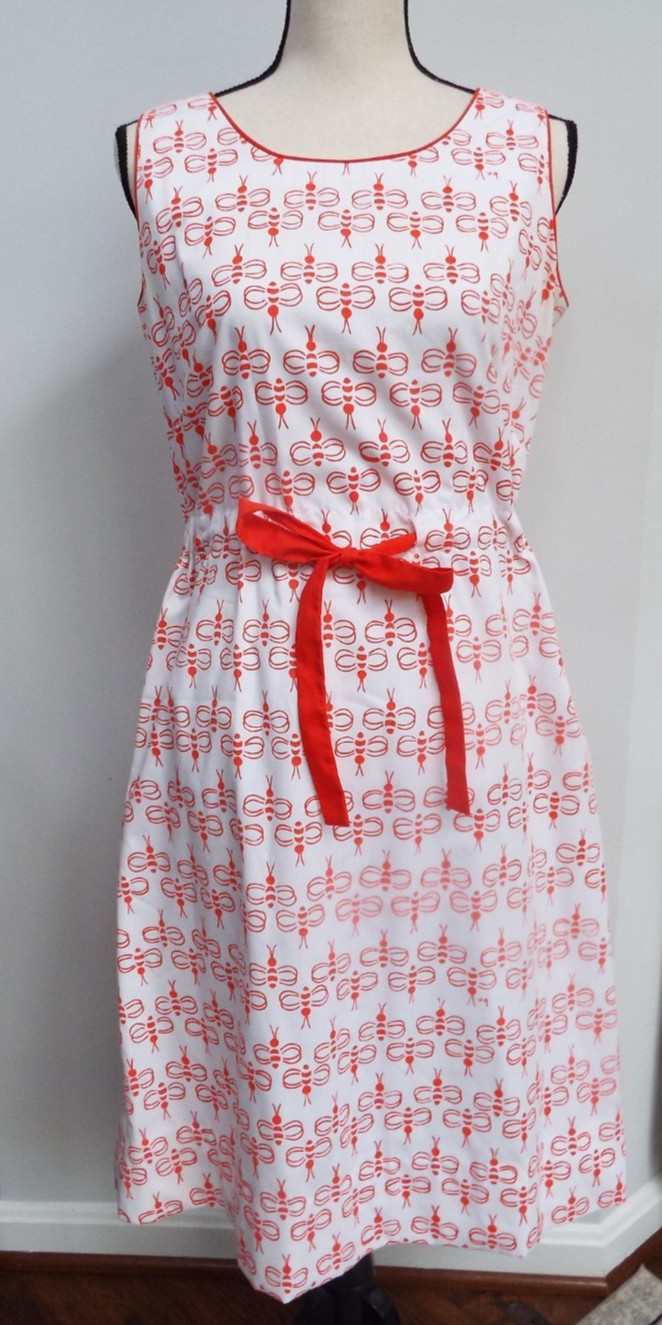 The Vested Gentress White Red Vtg Bumble Bees Dress Women&rsquo;s Size 10 AS IS