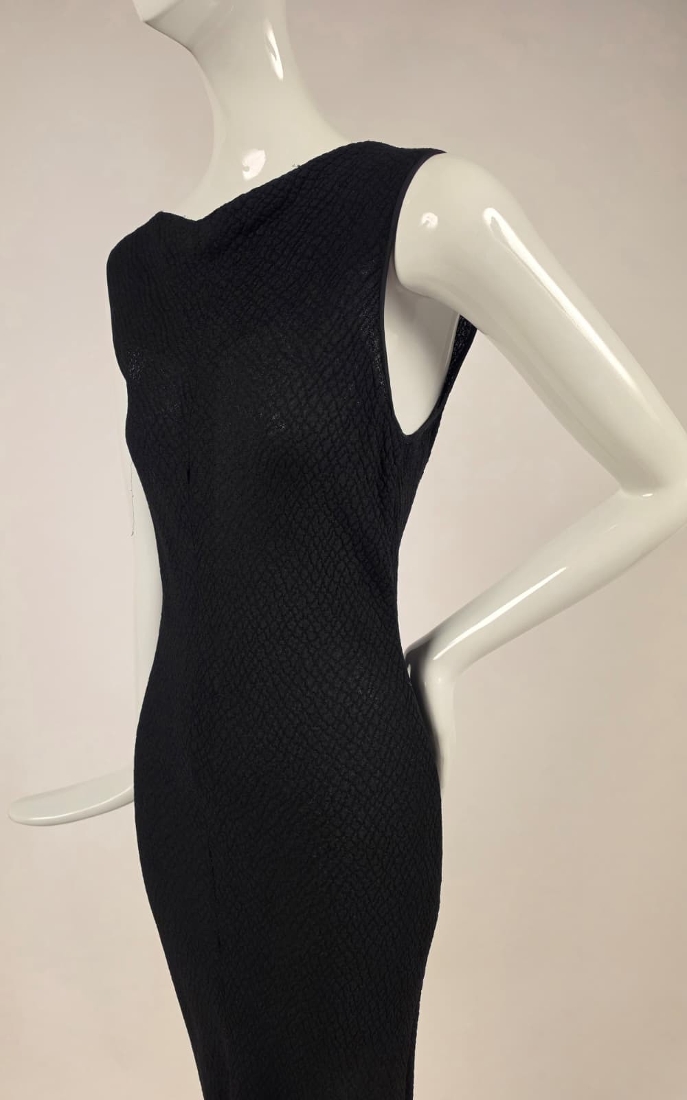 FLUID FALL 1930’S BLACK BIAS CUT WAFFLE WEAVE CREPE DRESS W RUFFLED BOTTOM HEM